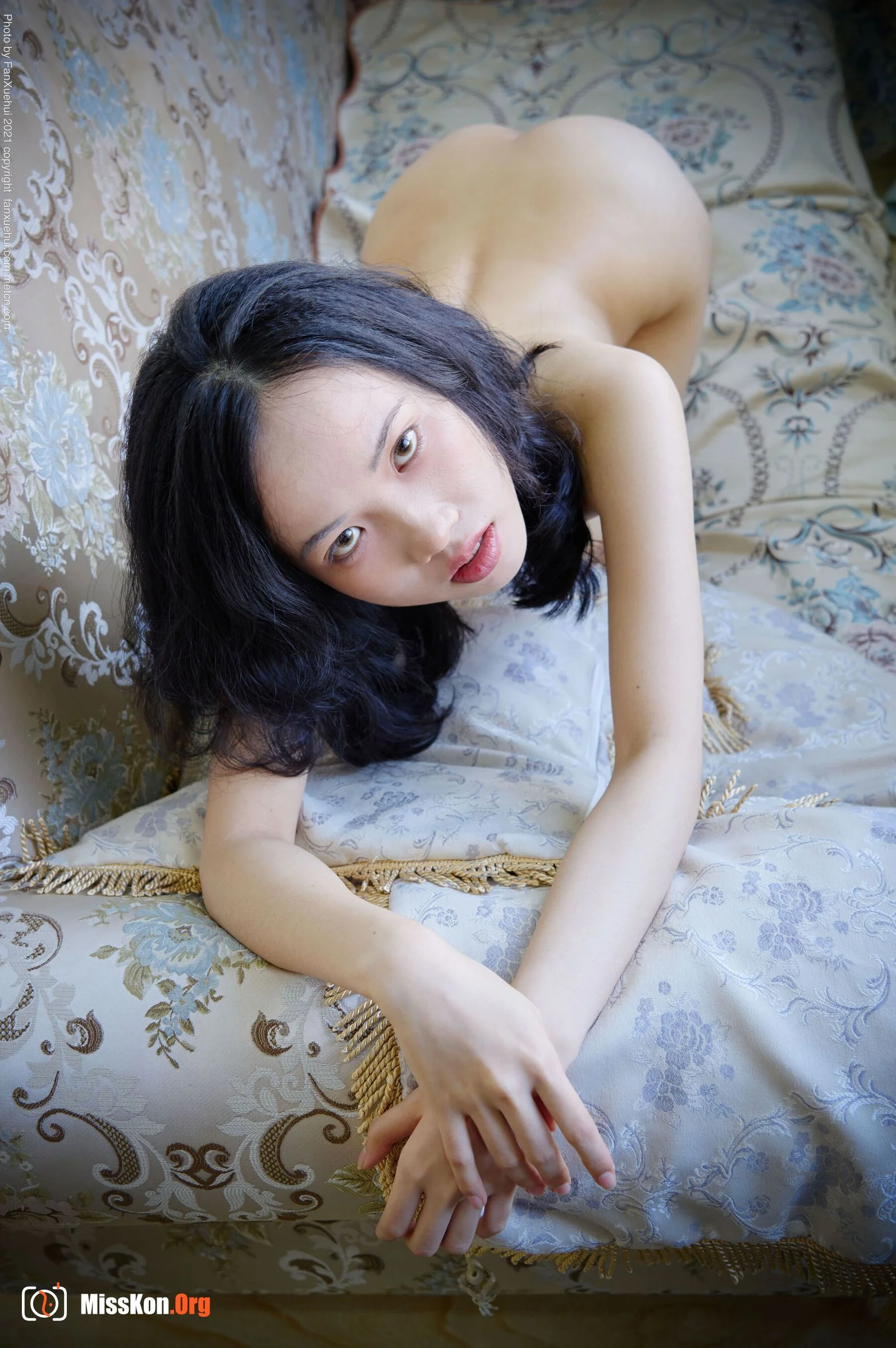 Wan Ling: Beautiful woman on the sofa (2021-11-20) - Photo 16