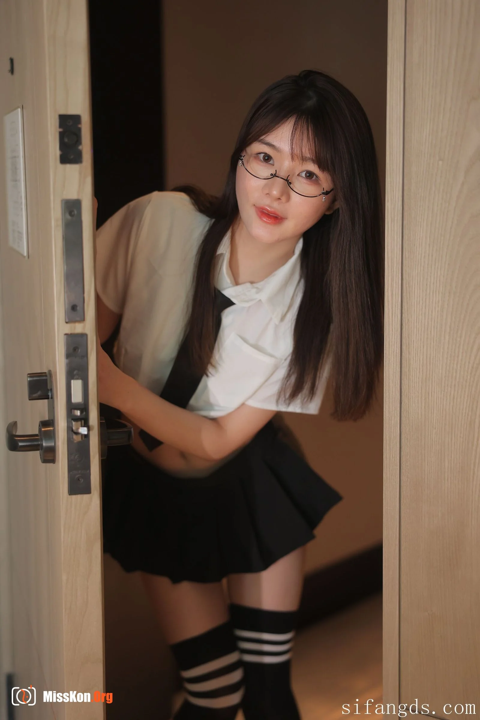 Wan Wan Mo "Private Purchase Leaked" - Photo 2