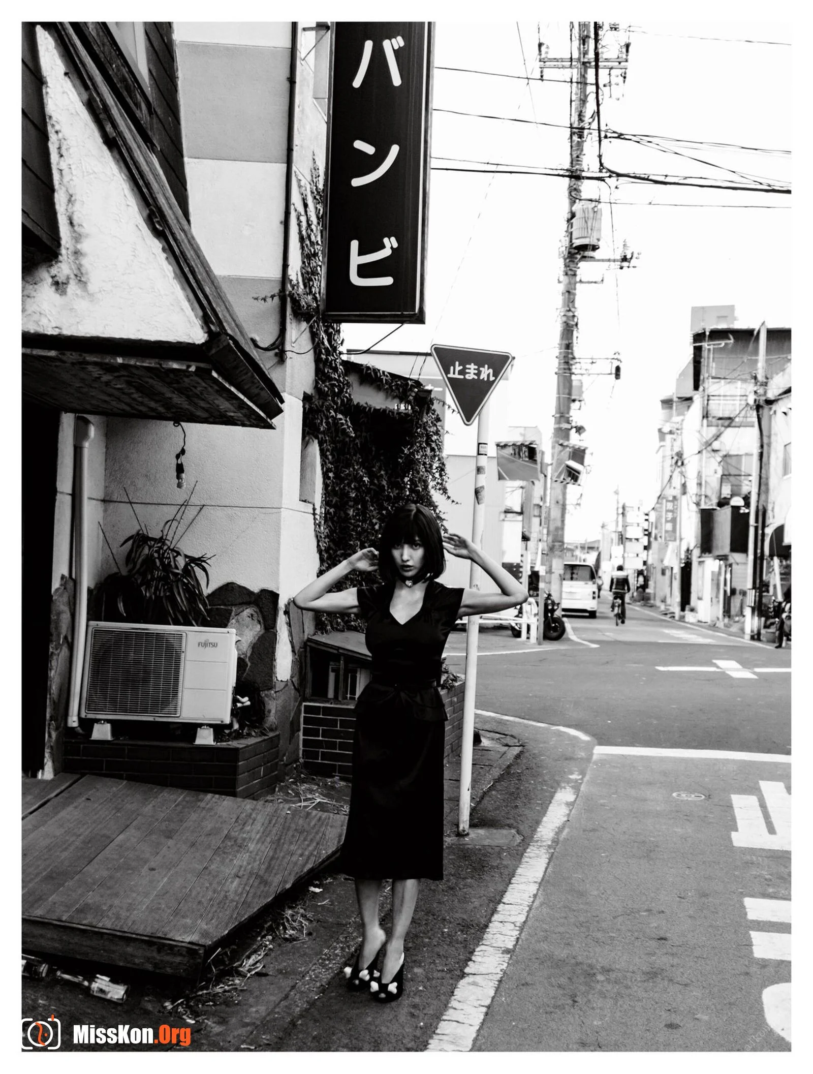 Watanabe Manmi: Includes 20 bonus cuts exclusive to the electronic version! (BAMBI) - Photo 2