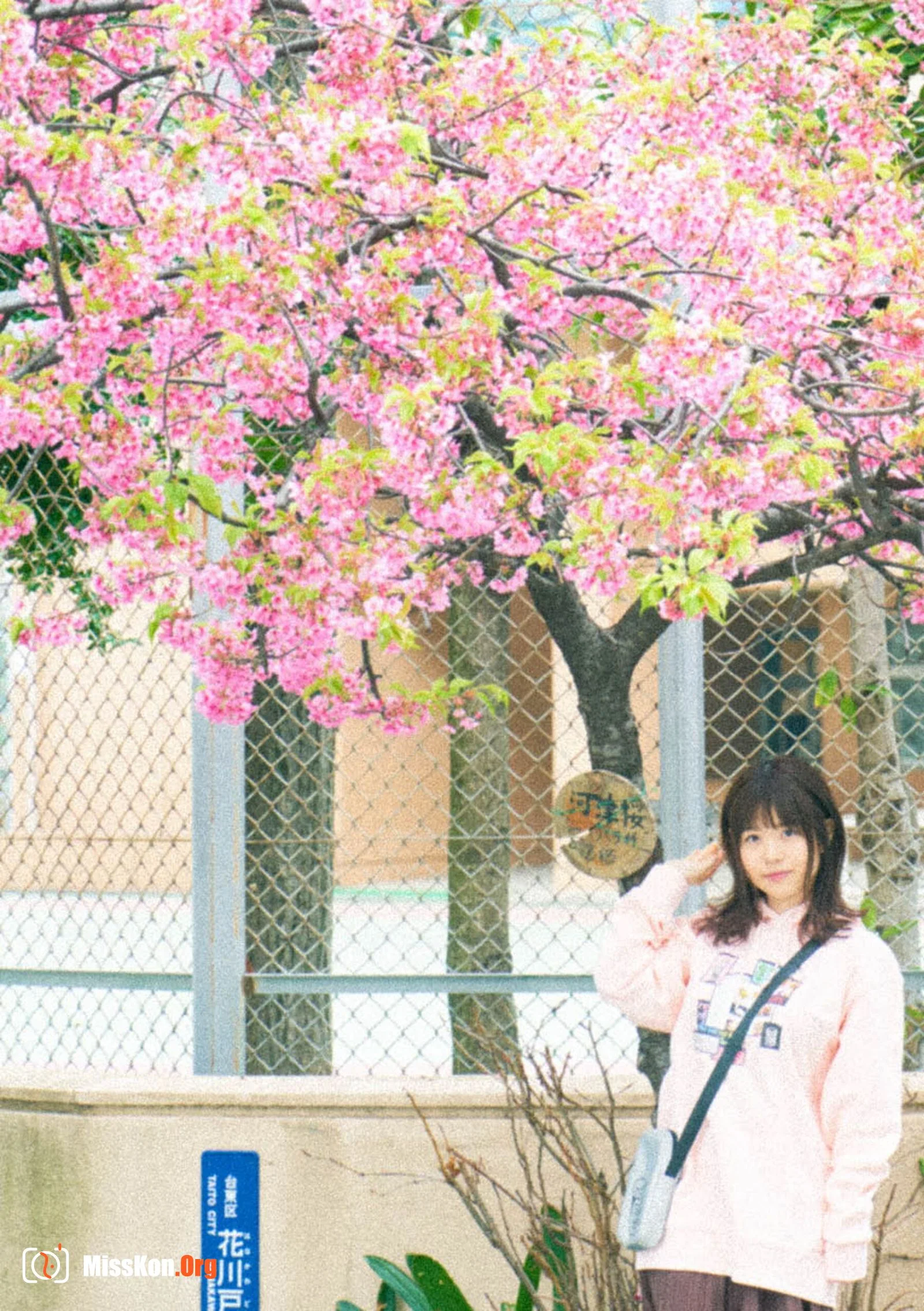 Water cherry: Girl meets street (#NEWLOOK) - Photo 5