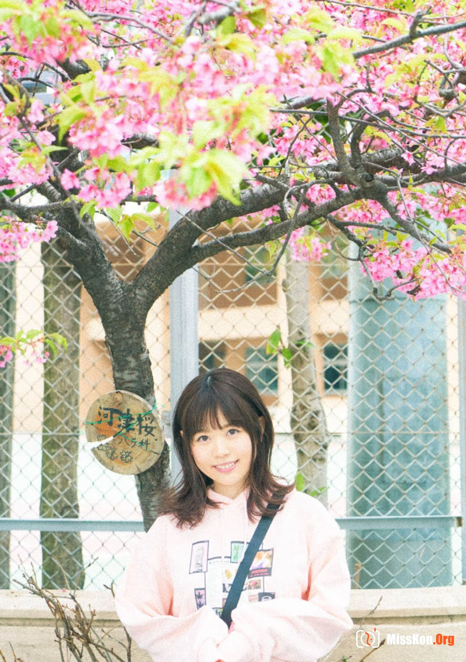 Water cherry: Girl meets street (#NEWLOOK) - Photo 7