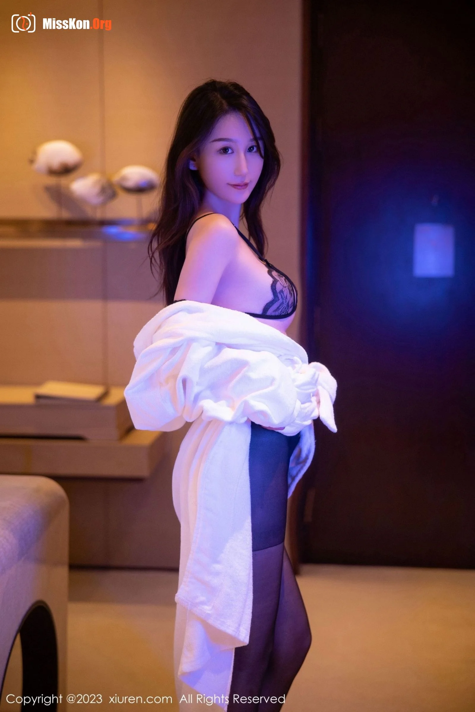 Weiwei Jiang - Photo 12