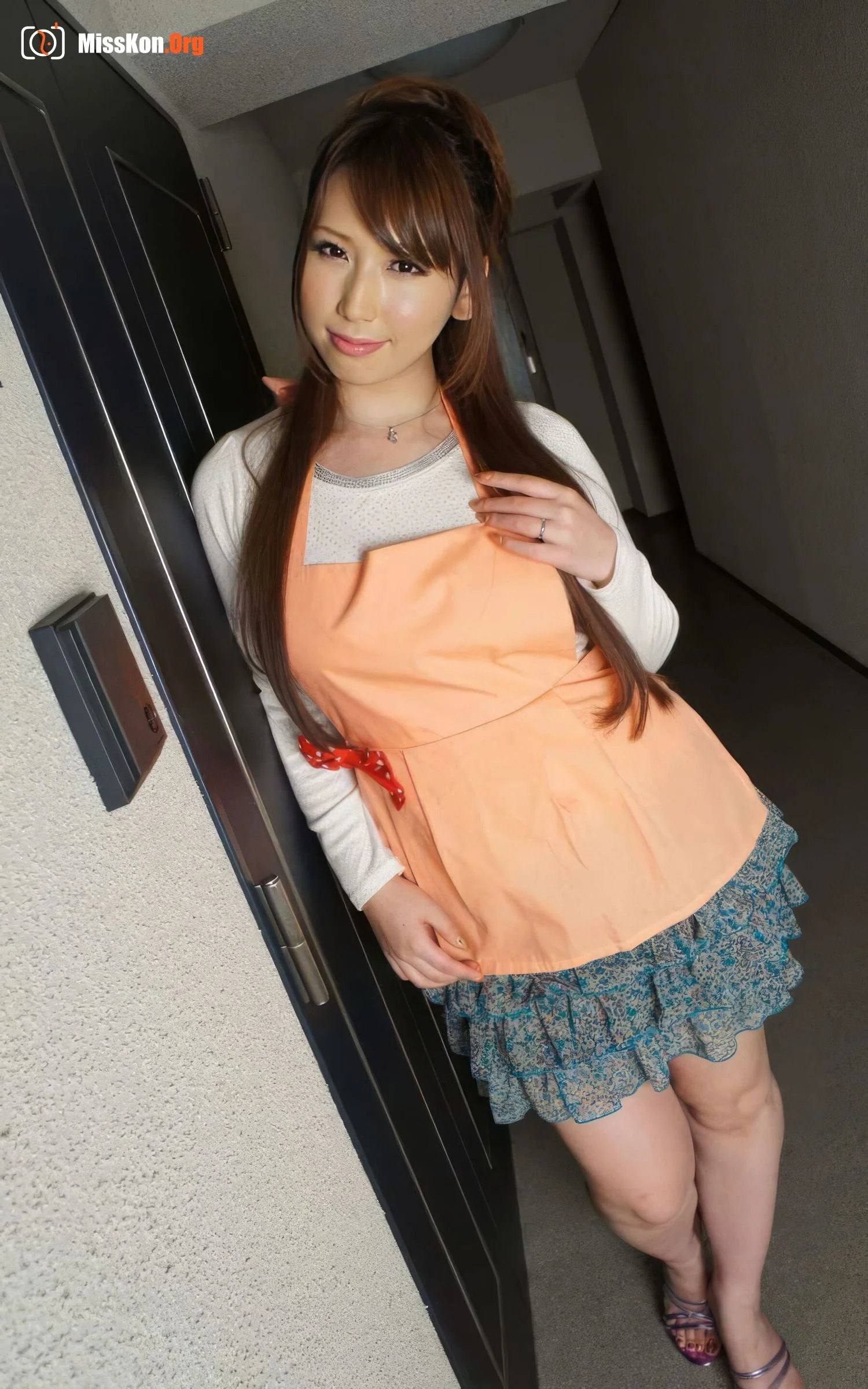 従顺だった义姉さんが久しぶりにあったら超エロエロ妻に変貌していて…（浓密グラビア写真集） - 照片 7