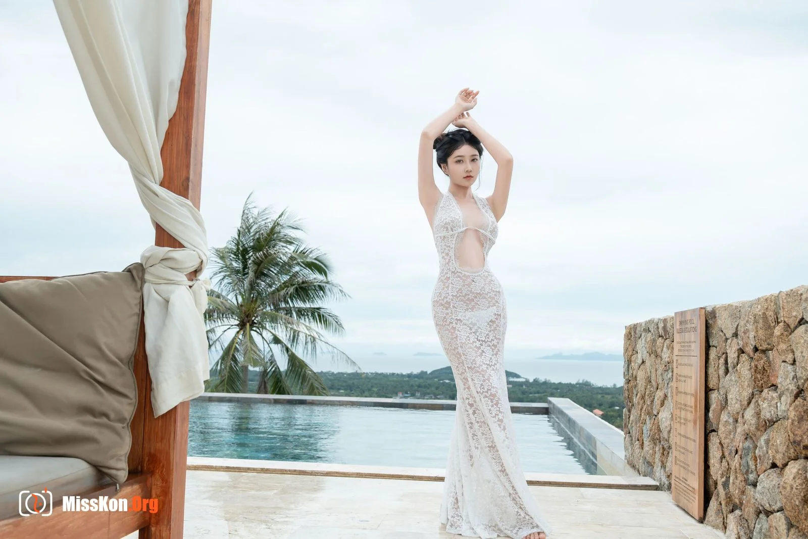White - Photo 15