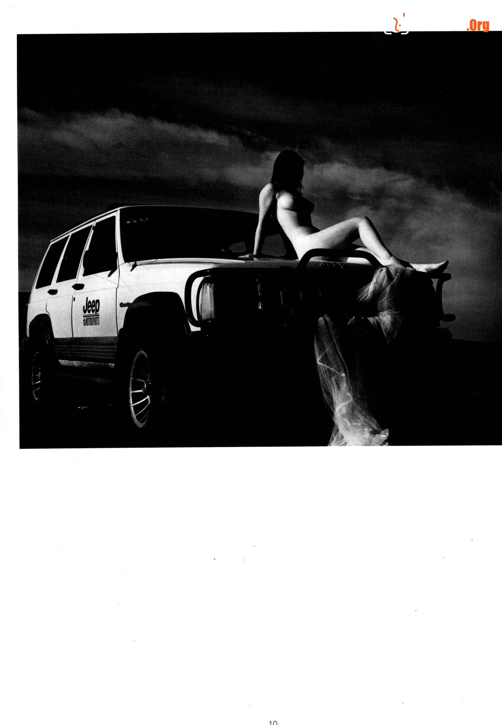 White as snow, black and white human body photography art - Photo 13