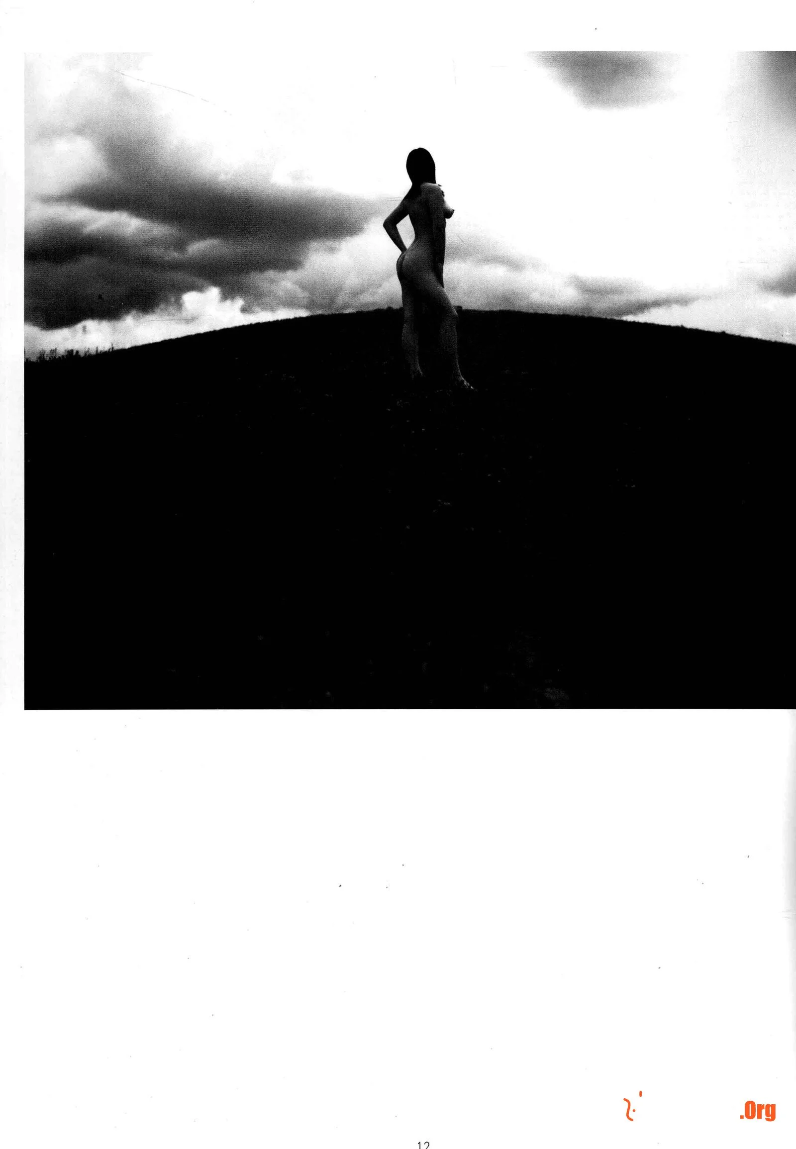 White as snow, black and white human body photography art - Photo 15