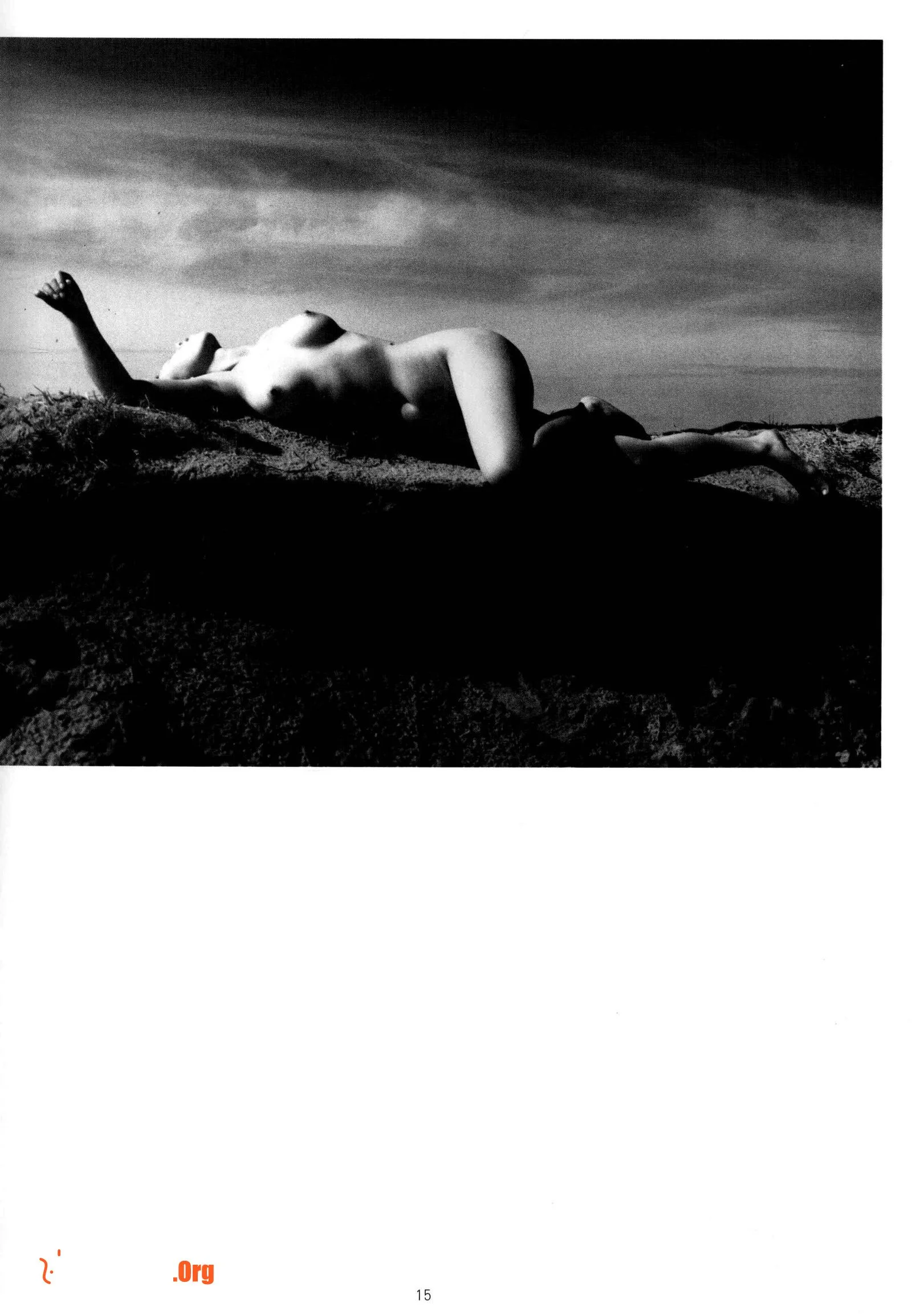 White as snow, black and white human body photography art - Photo 18