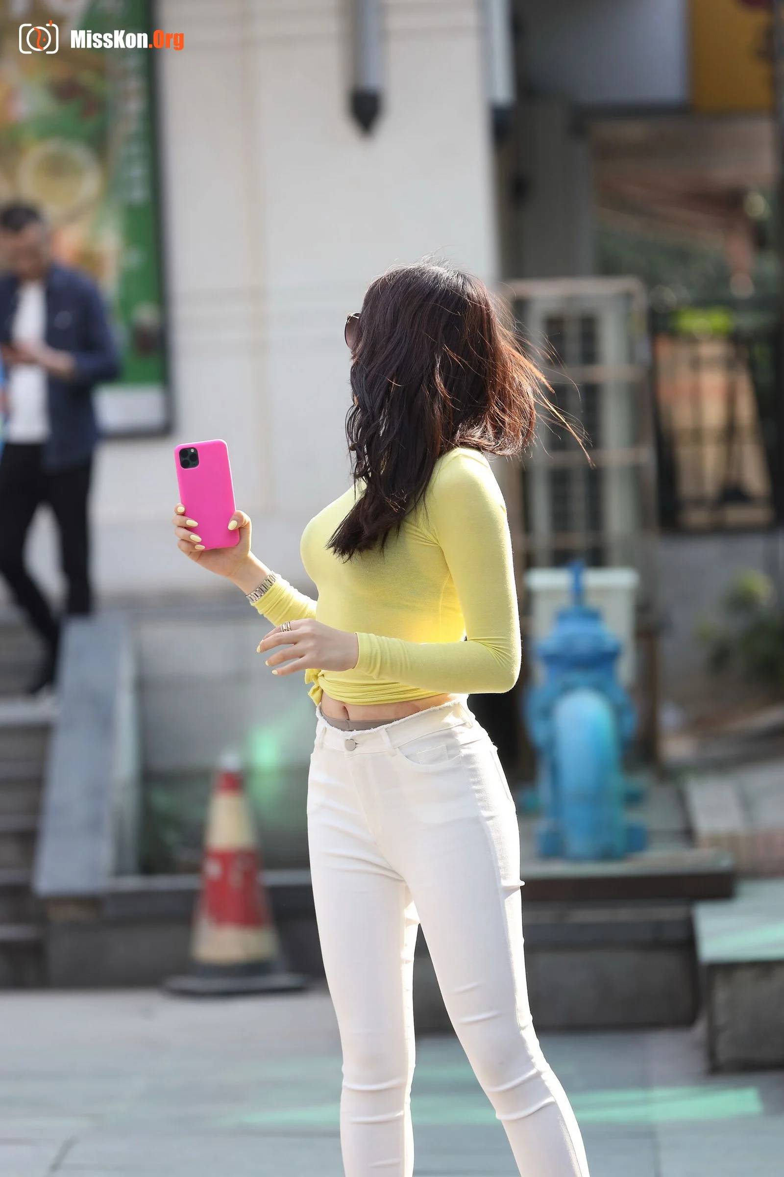 White leggings (Magic Mirror Street Photography) - Photo 17