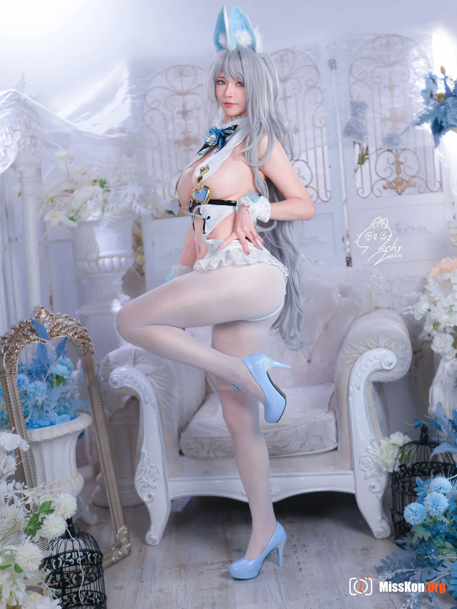 White Rabbit - Photo 3