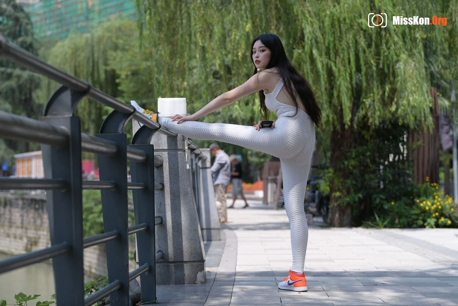 White yoga pants (Magic Mirror Street Photography) - Photo 5