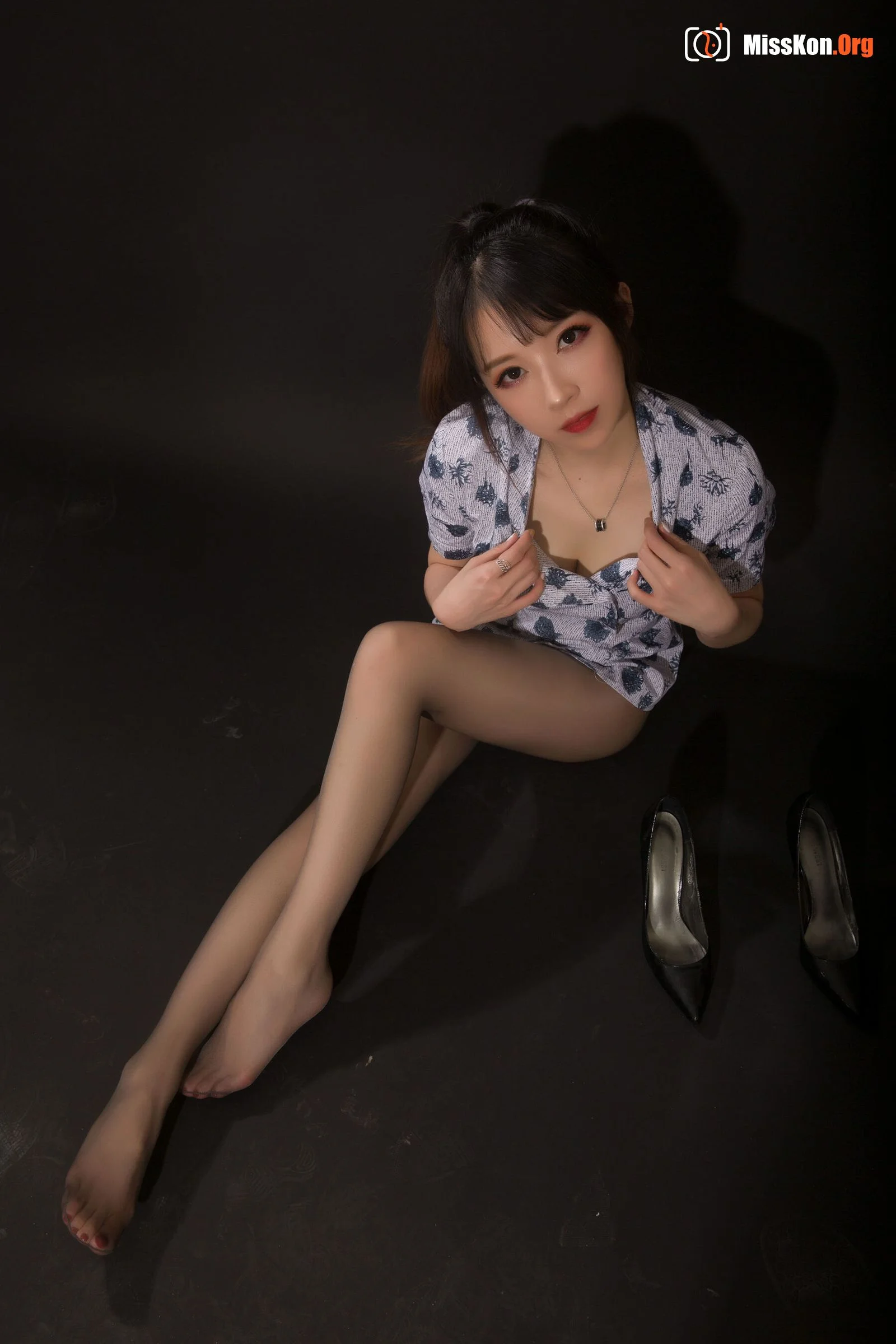 Witch Luna: China Eastern Airlines Studio Photography - Photo 12