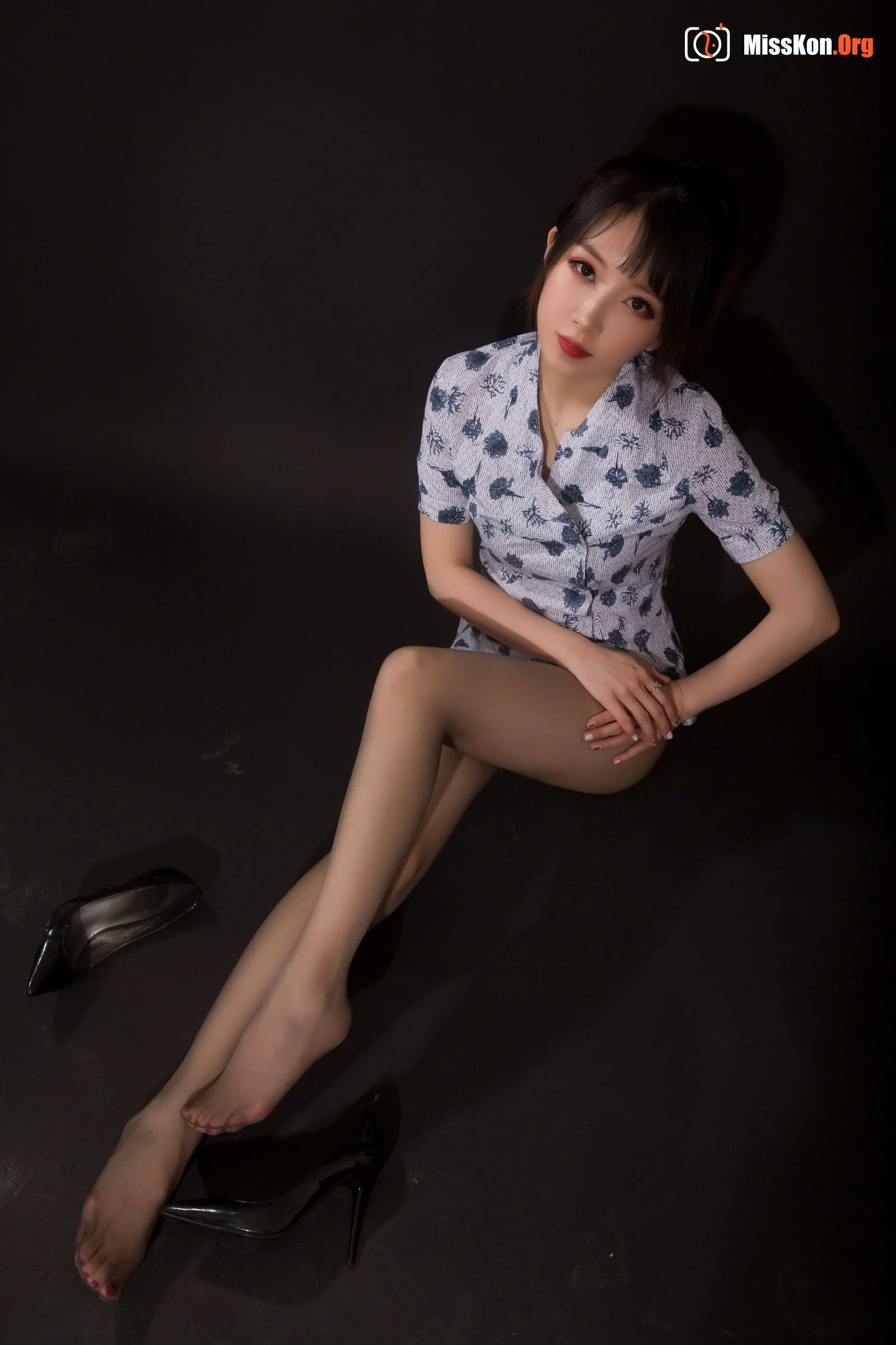 Witch Luna: China Eastern Airlines Studio Photography - Photo 15