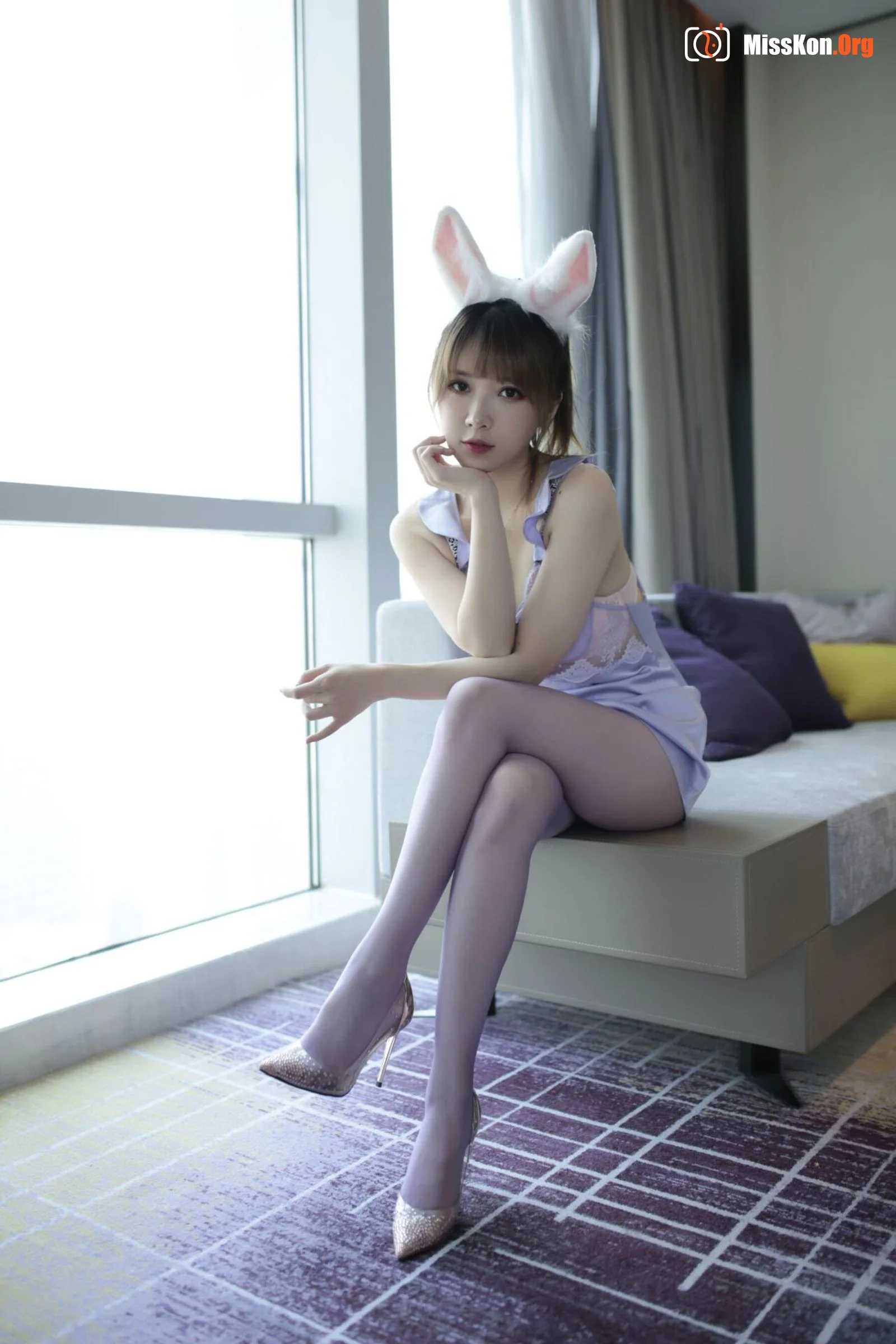 Witch Luna: Luna's Pink and Purple Bunny - Photo 3