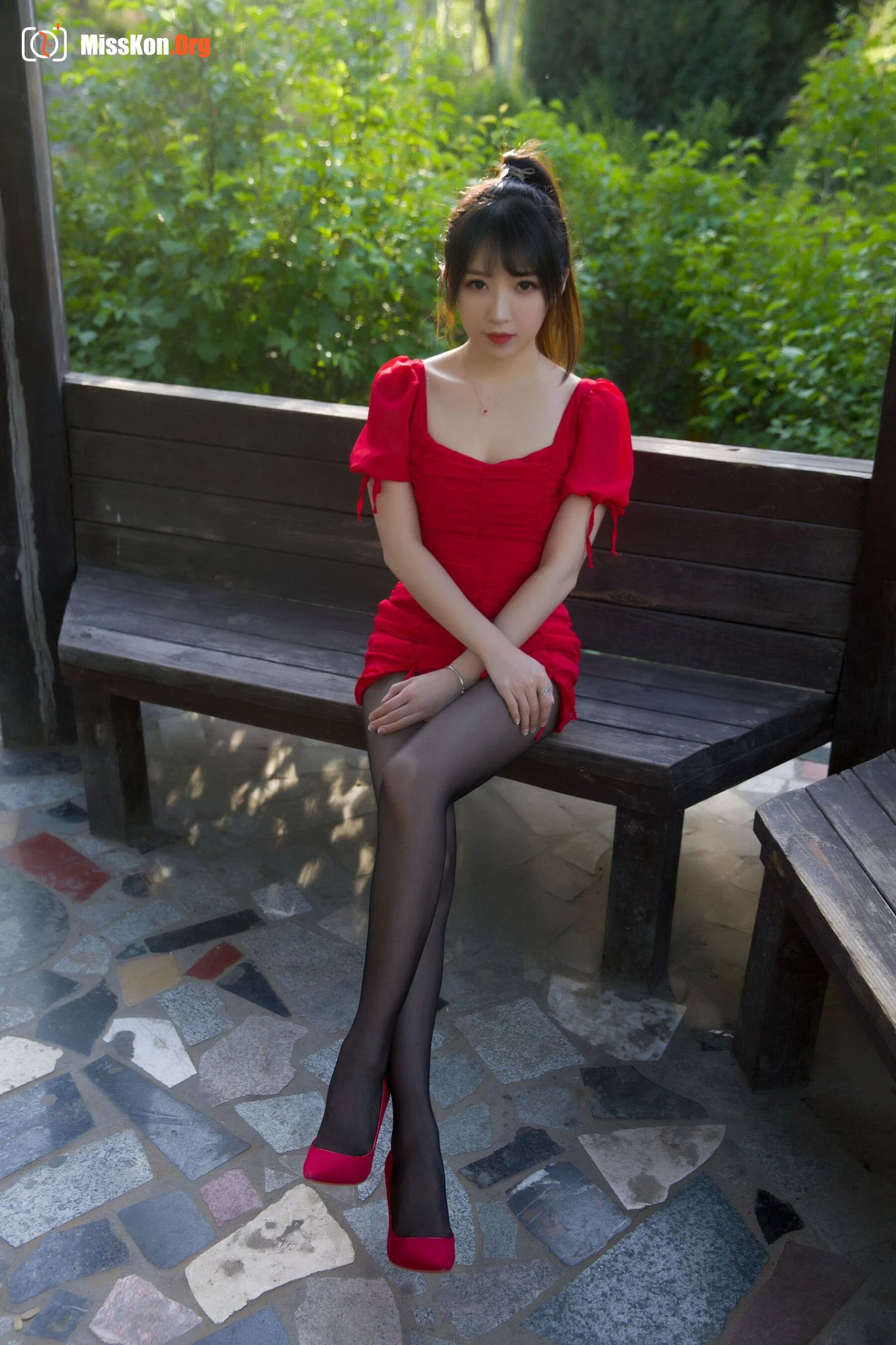 Witch Luna: Outdoor little red skirt - Photo 5