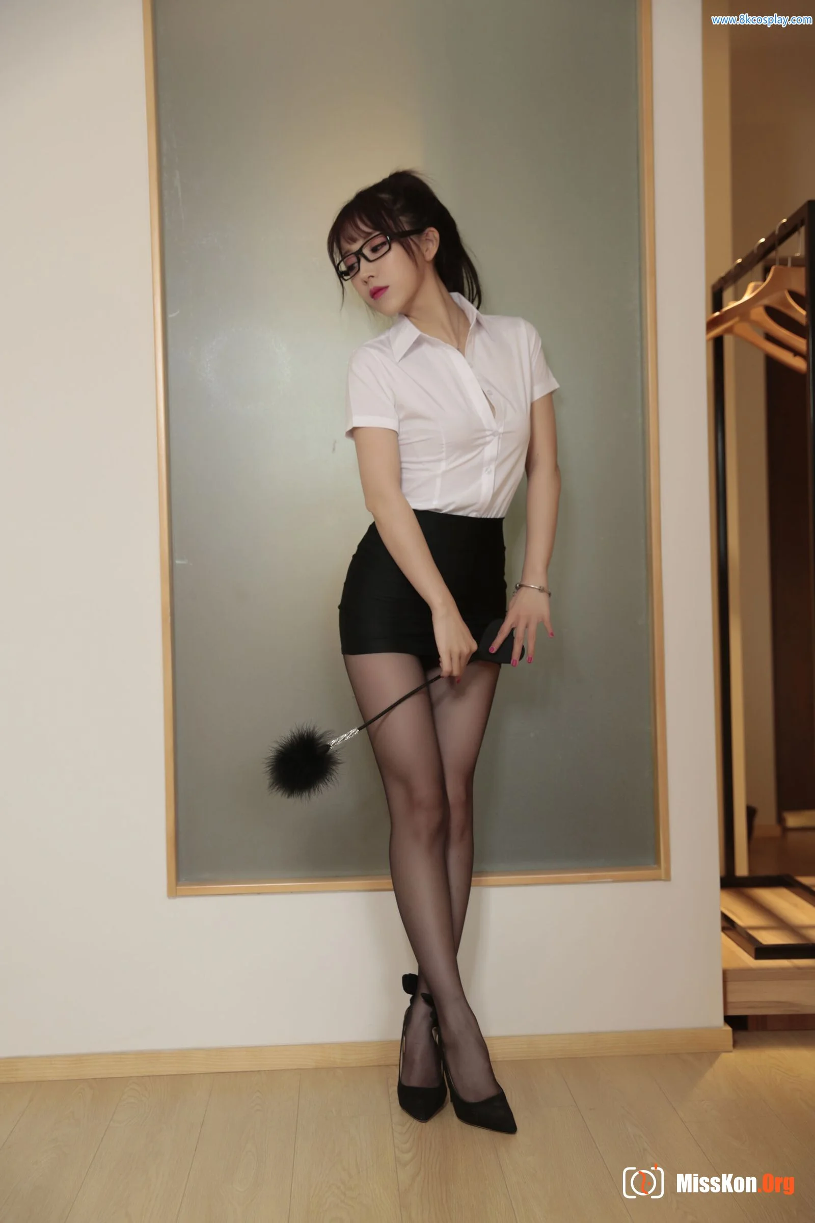 Witch Luna: Sexy teacher - Photo 9
