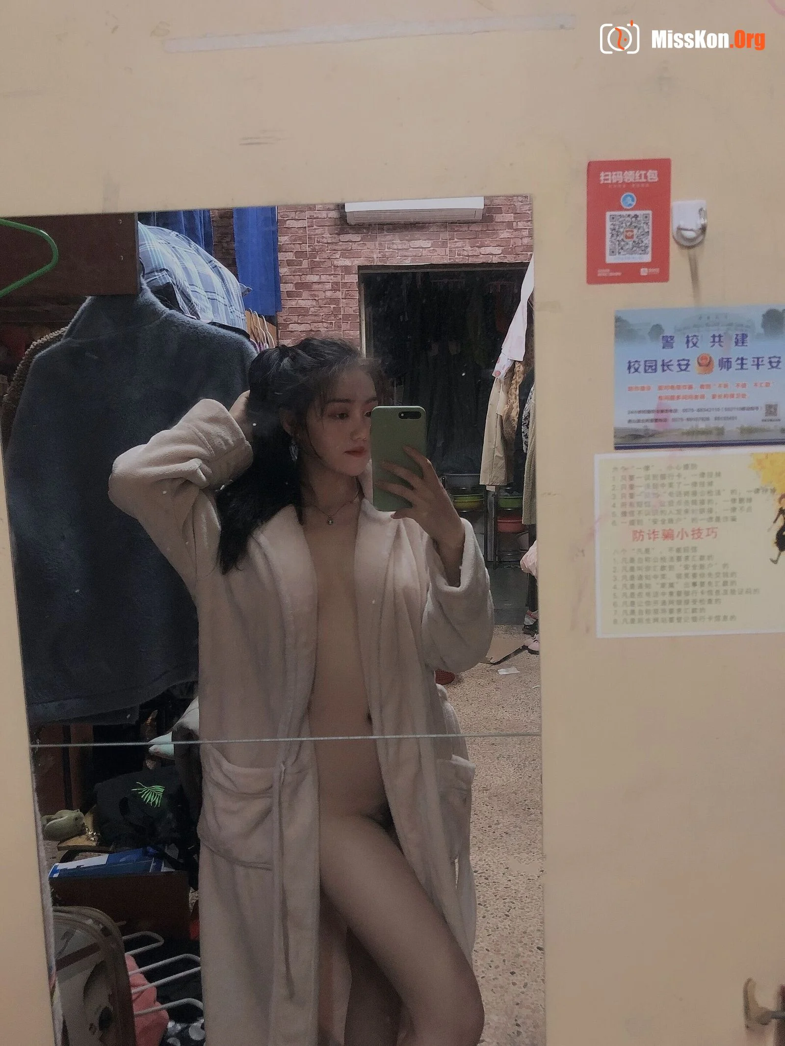 浙江美术学院大二气质美女吴X晶《宿舍》 - 照片 6