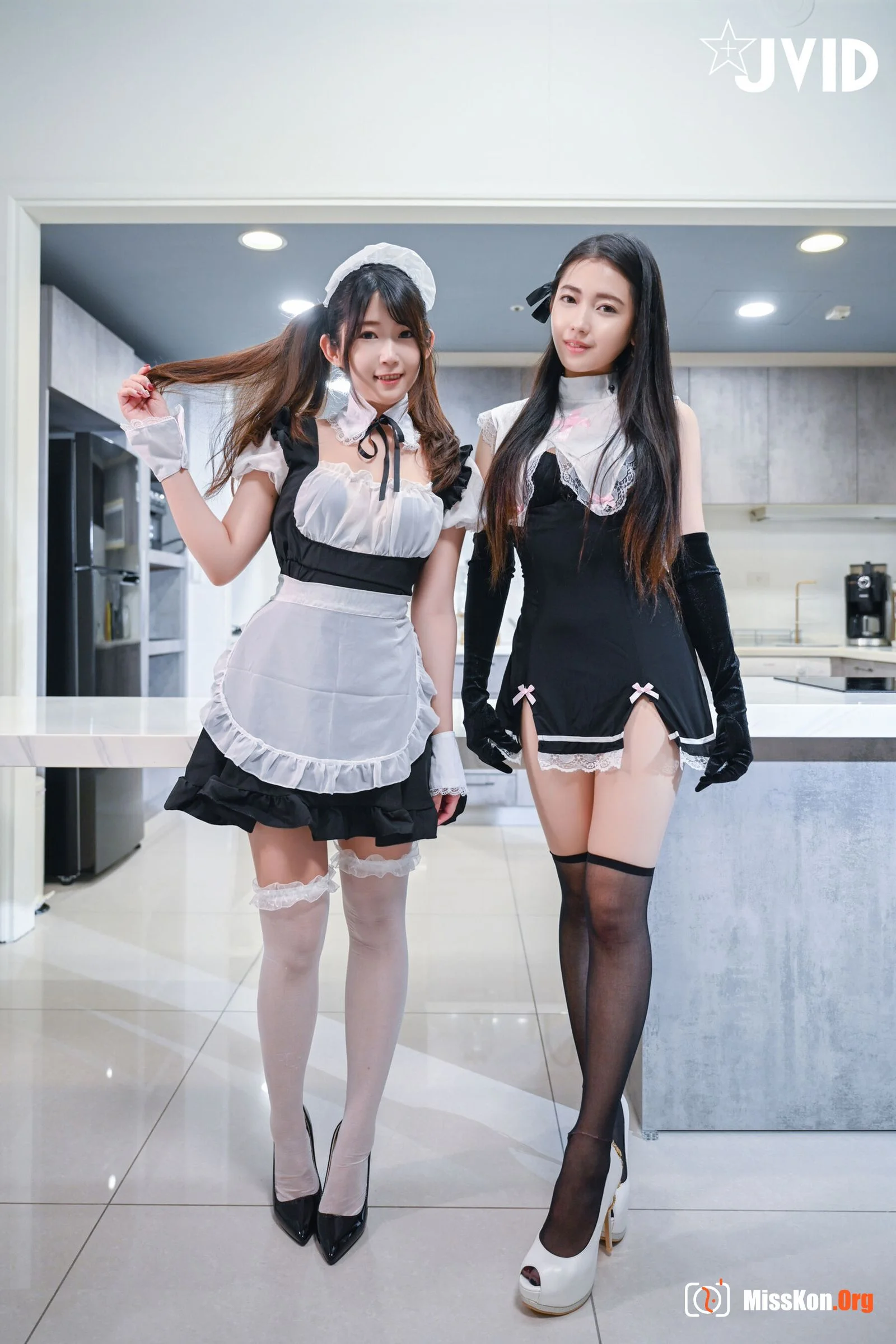 夏暮光&肉包《豪宅双女仆餐桌上的激烈碰撞》 - 照片 4