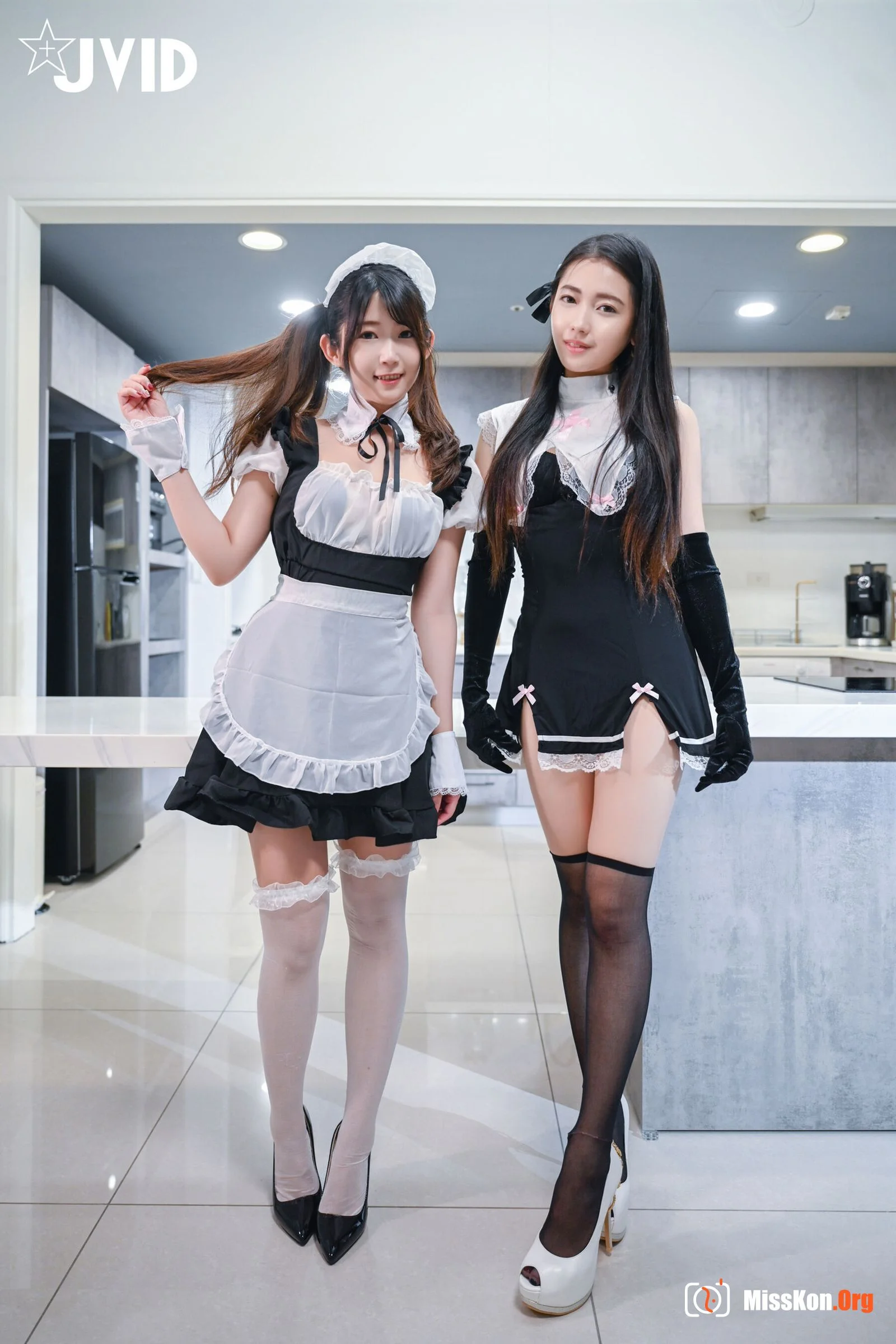 夏暮光&肉包《豪宅双女仆餐桌上的激烈碰撞》 - 照片 5