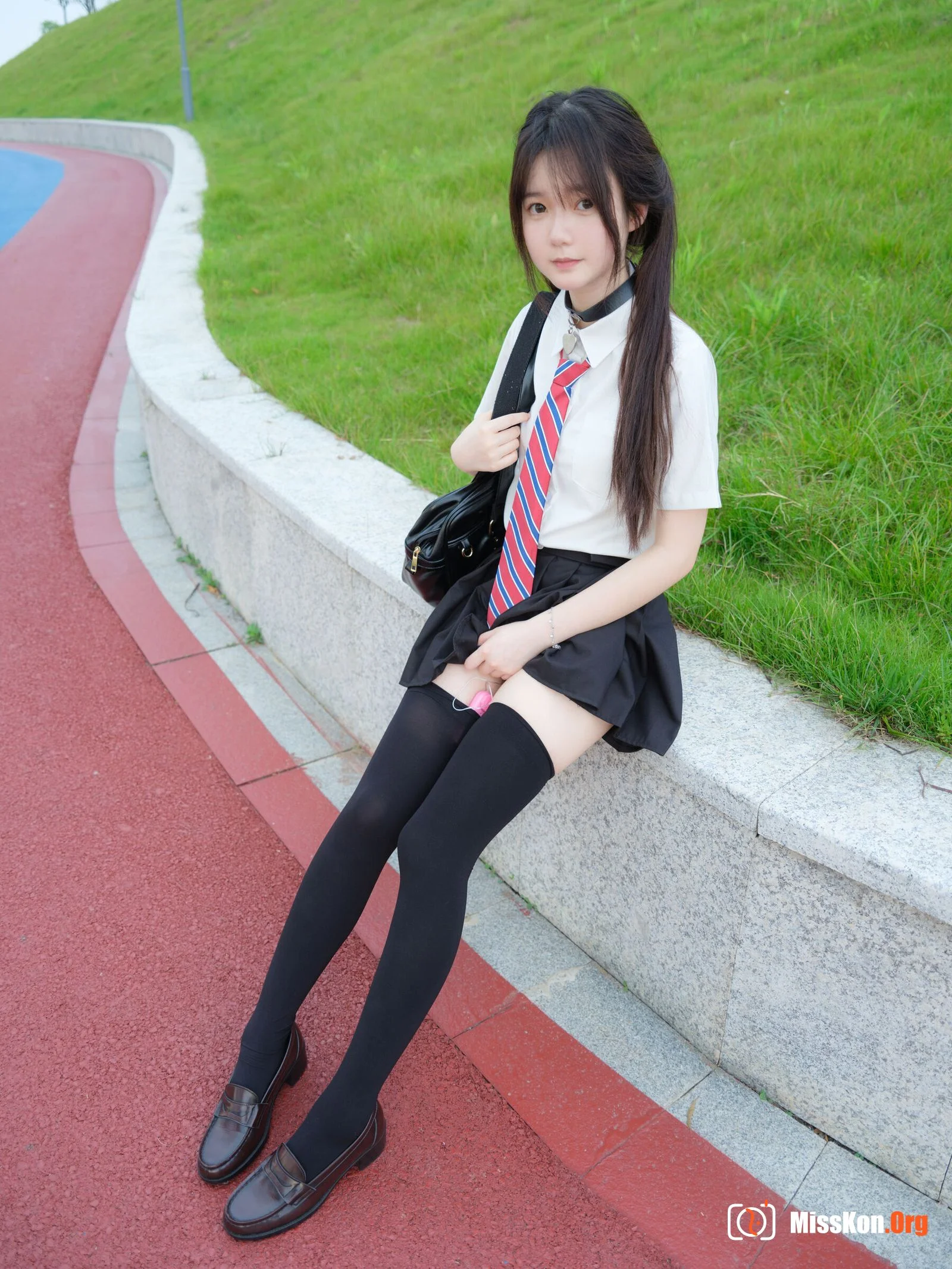 Xiao En: Black silk JK - Photo 10