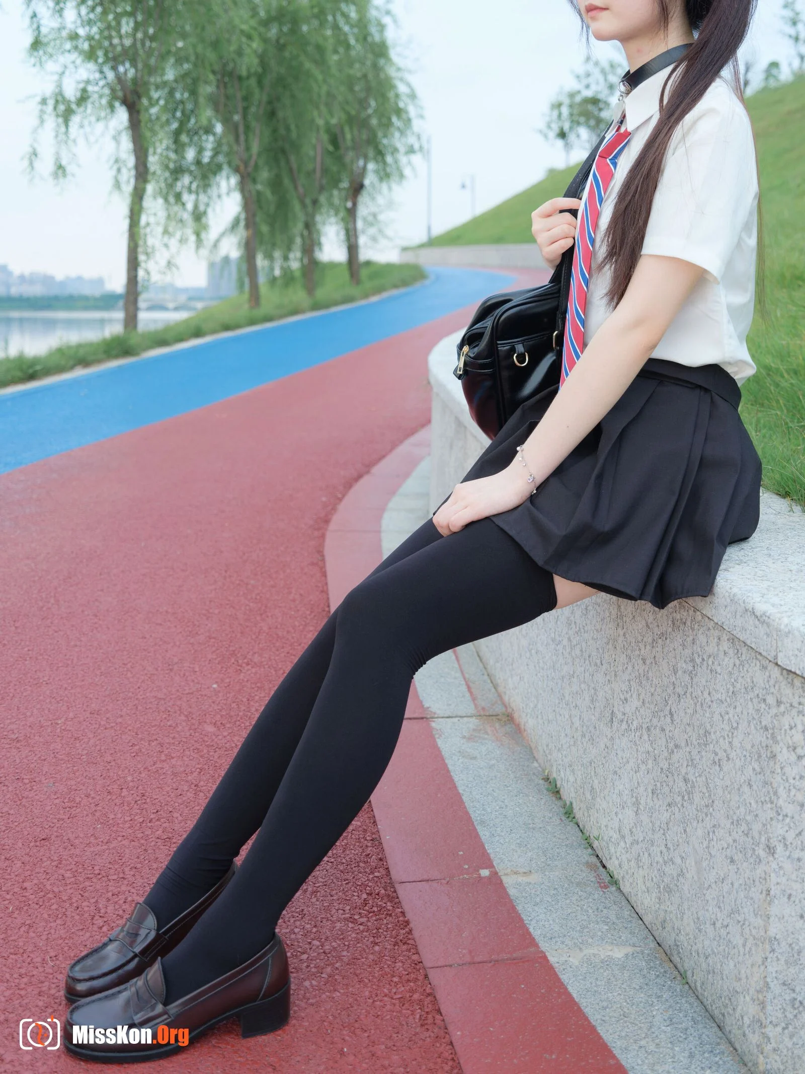 Xiao En: Black silk JK - Photo 9