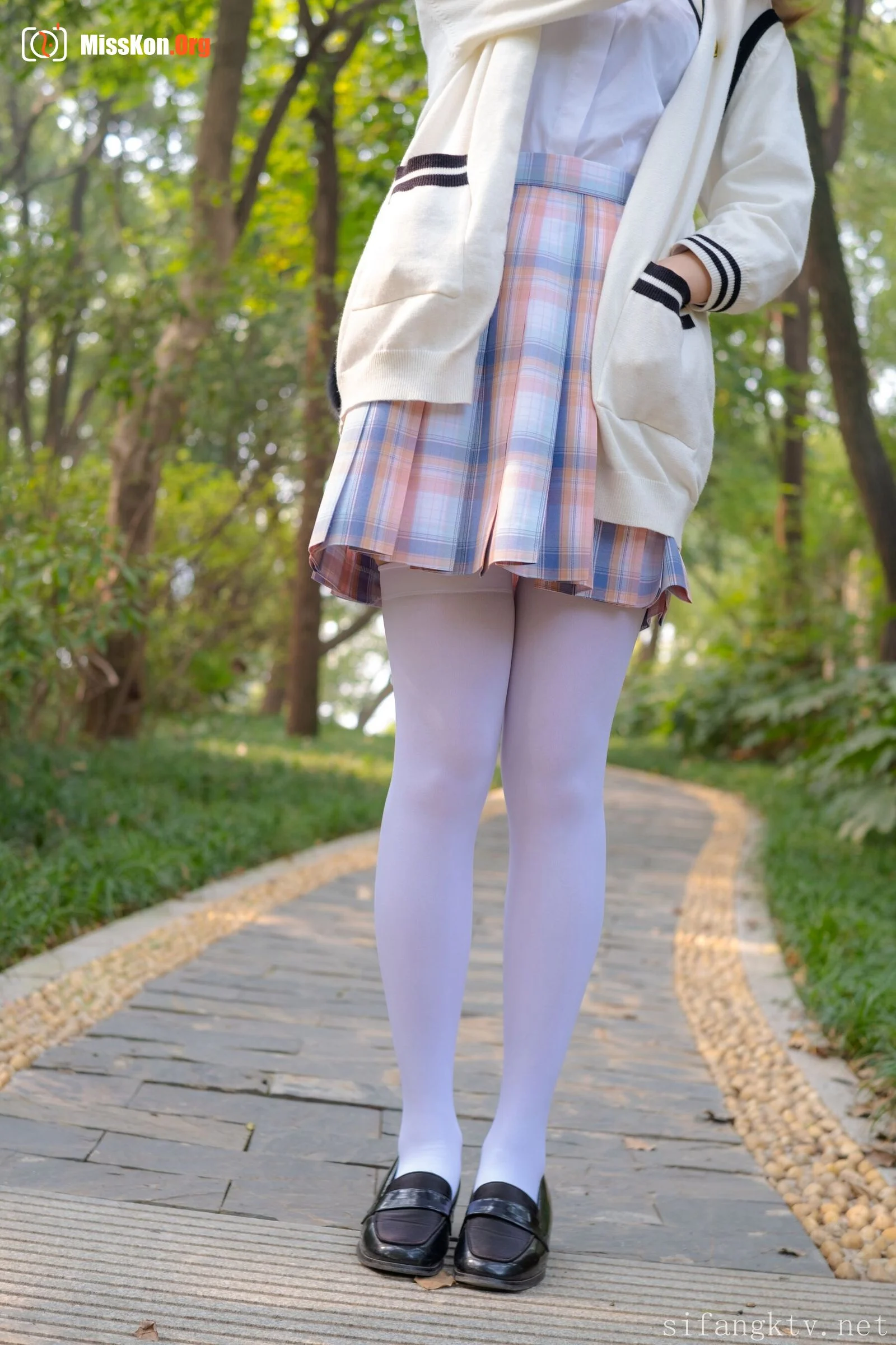 Xiao Qi: OutdoorJK - Photo 2