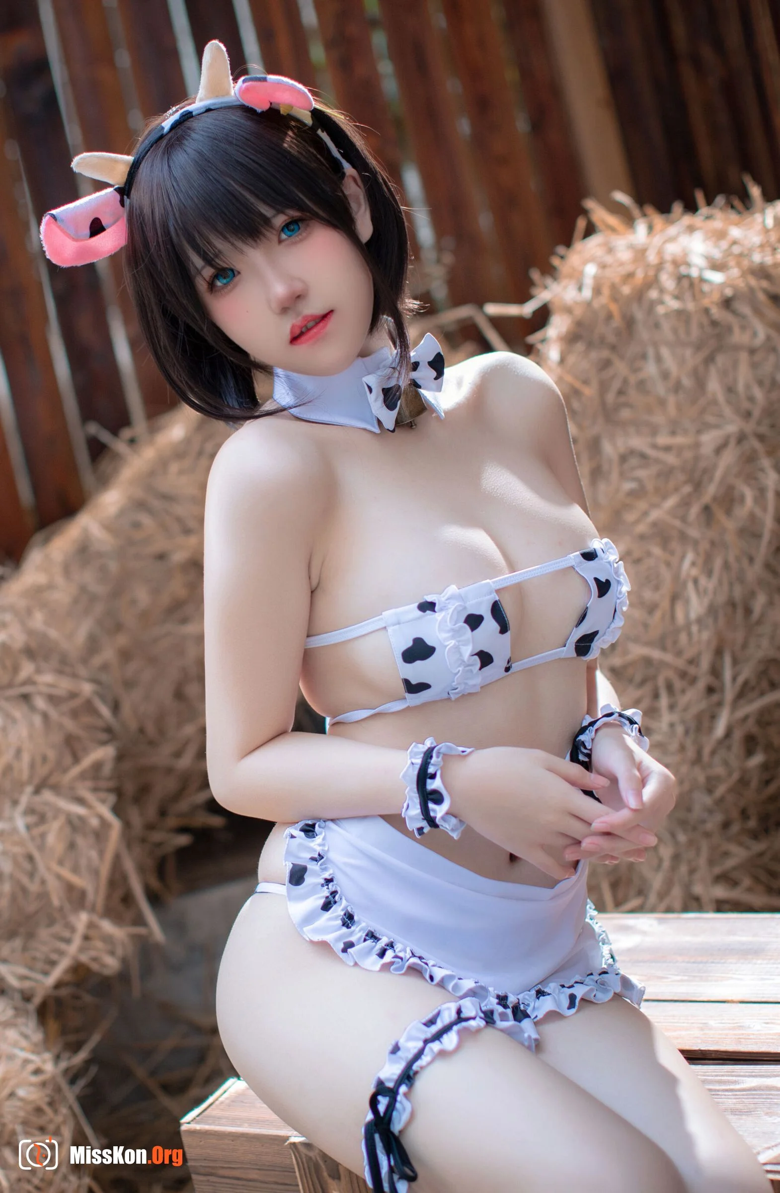 Xiao Xun drinks milk - Photo 2