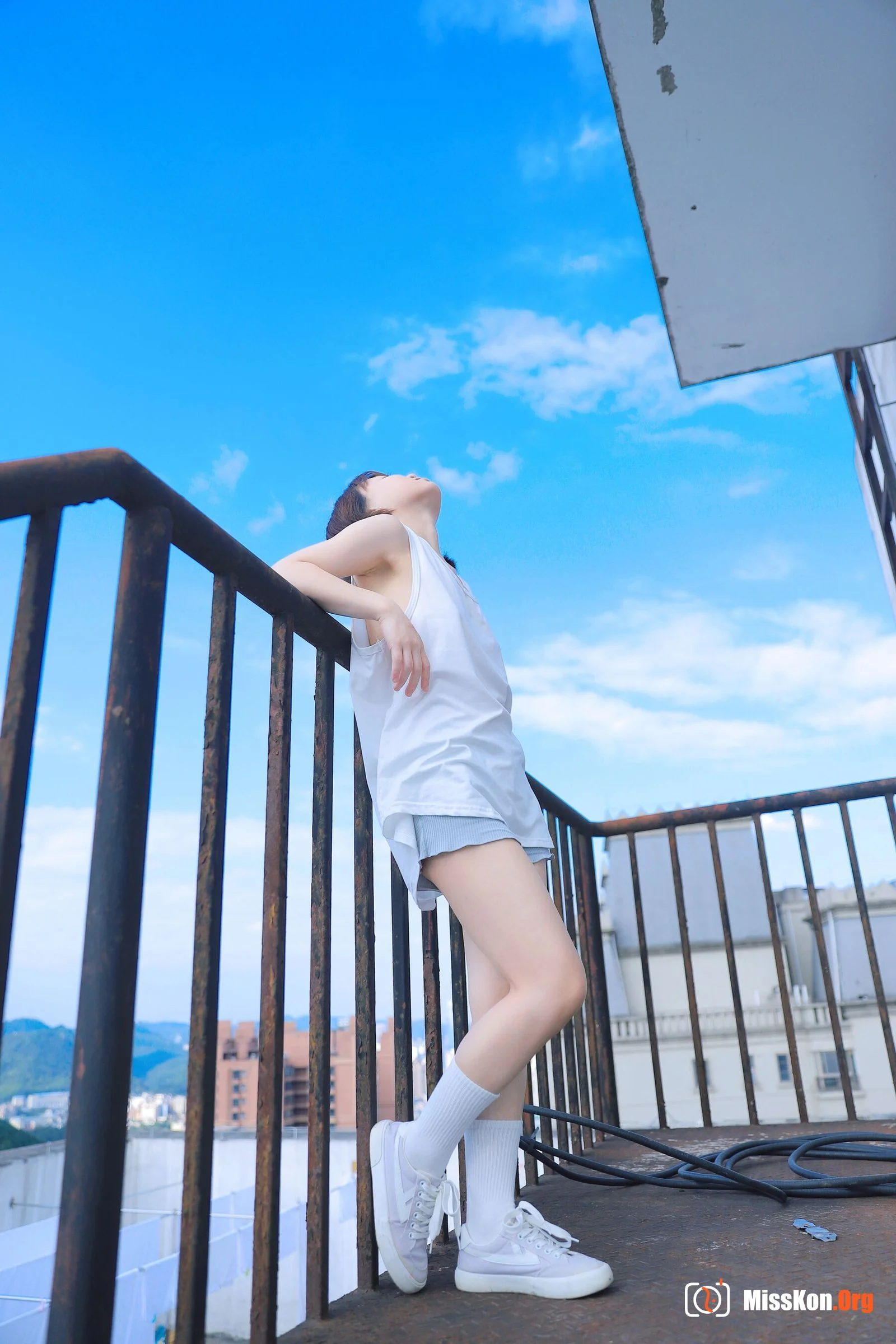 XiaoXiao Cute: Rooftop - Photo 2