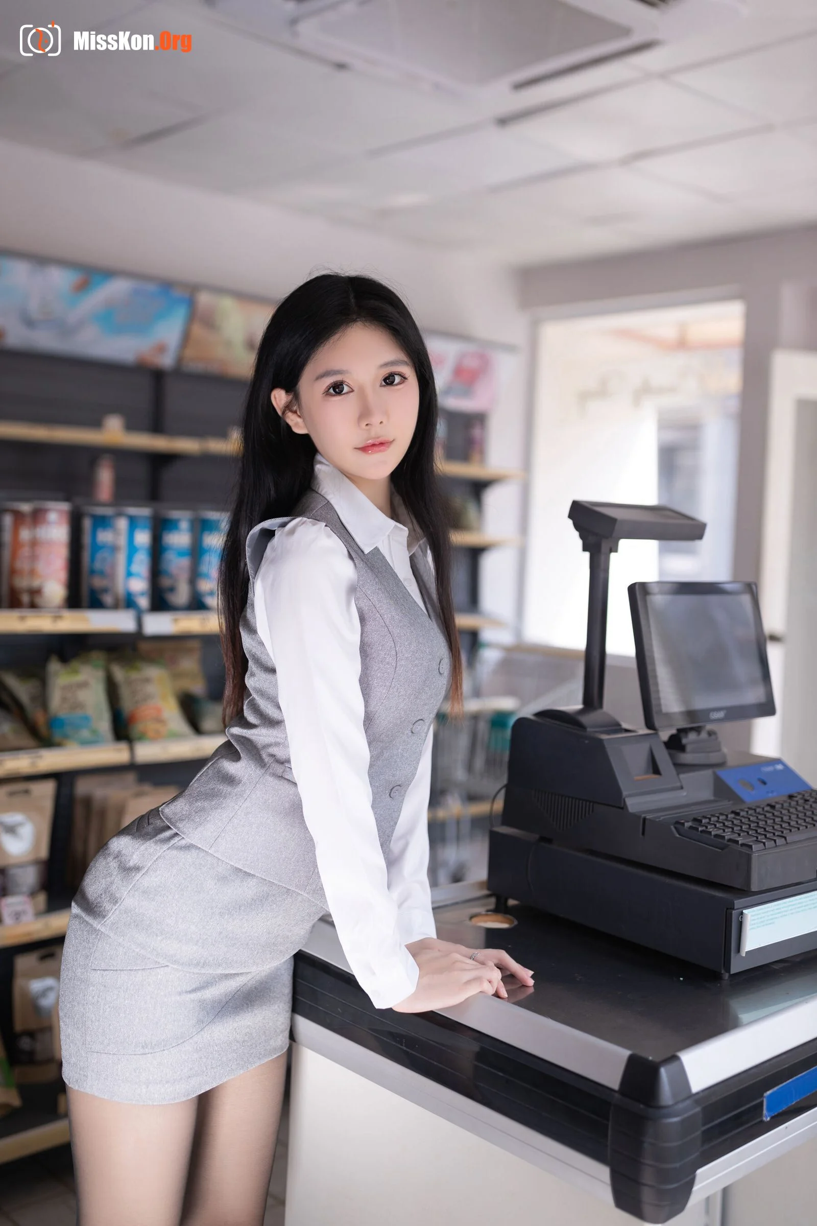 Xie Xiaoen: Convenience store rising star - Photo 11