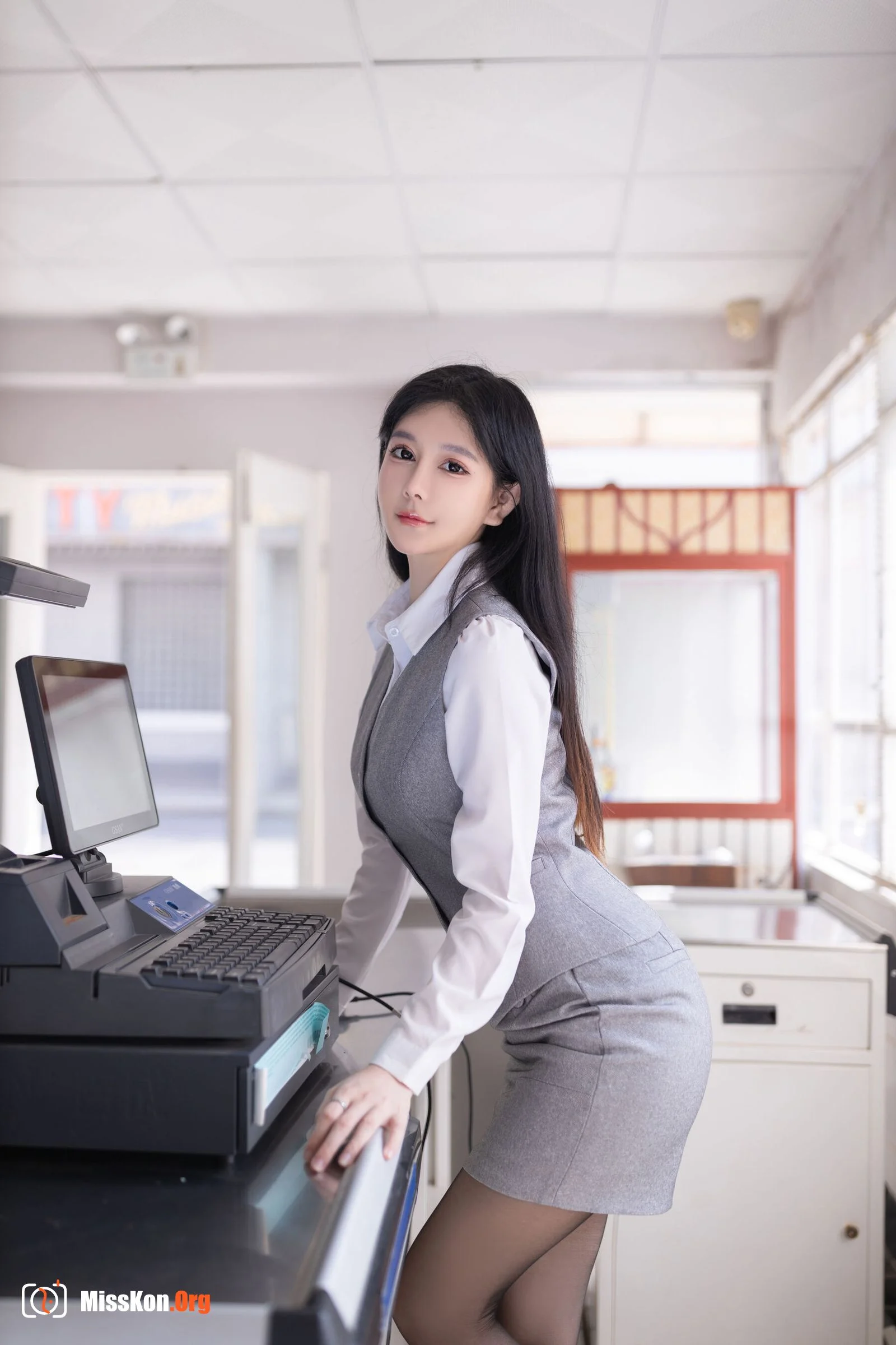 Xie Xiaoen: Convenience store rising star - Photo 3