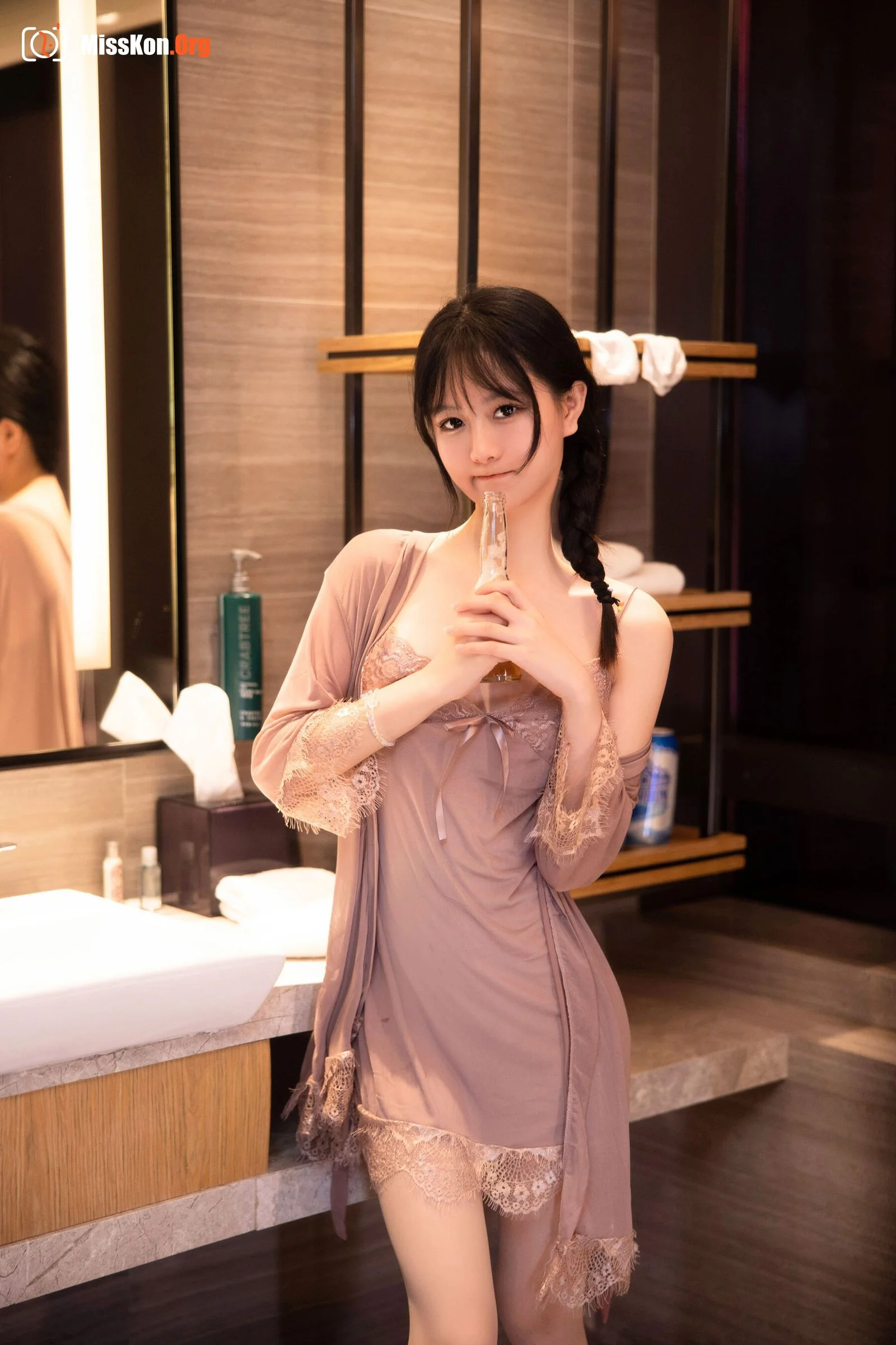 Xie Xiaoen: Drunk in bathroom - Photo 15