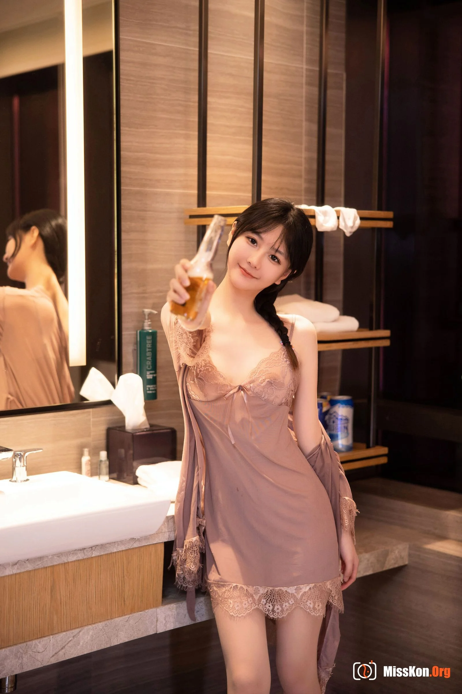 Xie Xiaoen: Drunk in bathroom - Photo 18