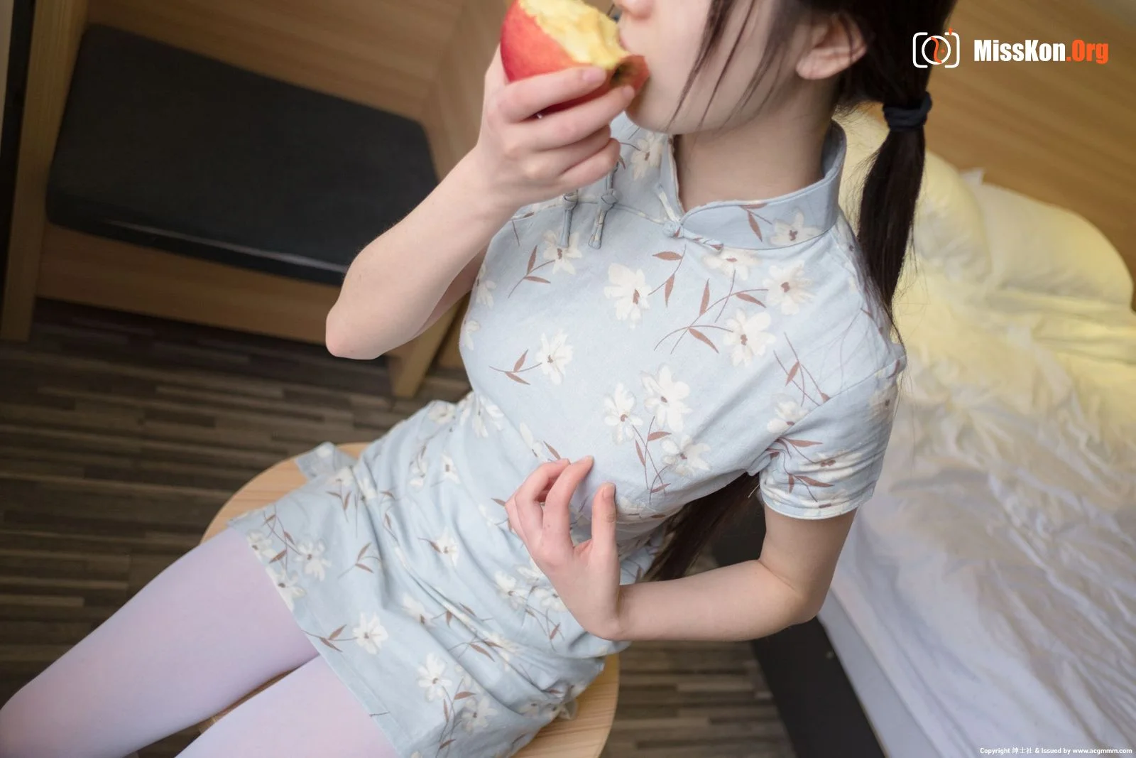 Xier Jiang: Bluegrass Cheongsam - Photo 9