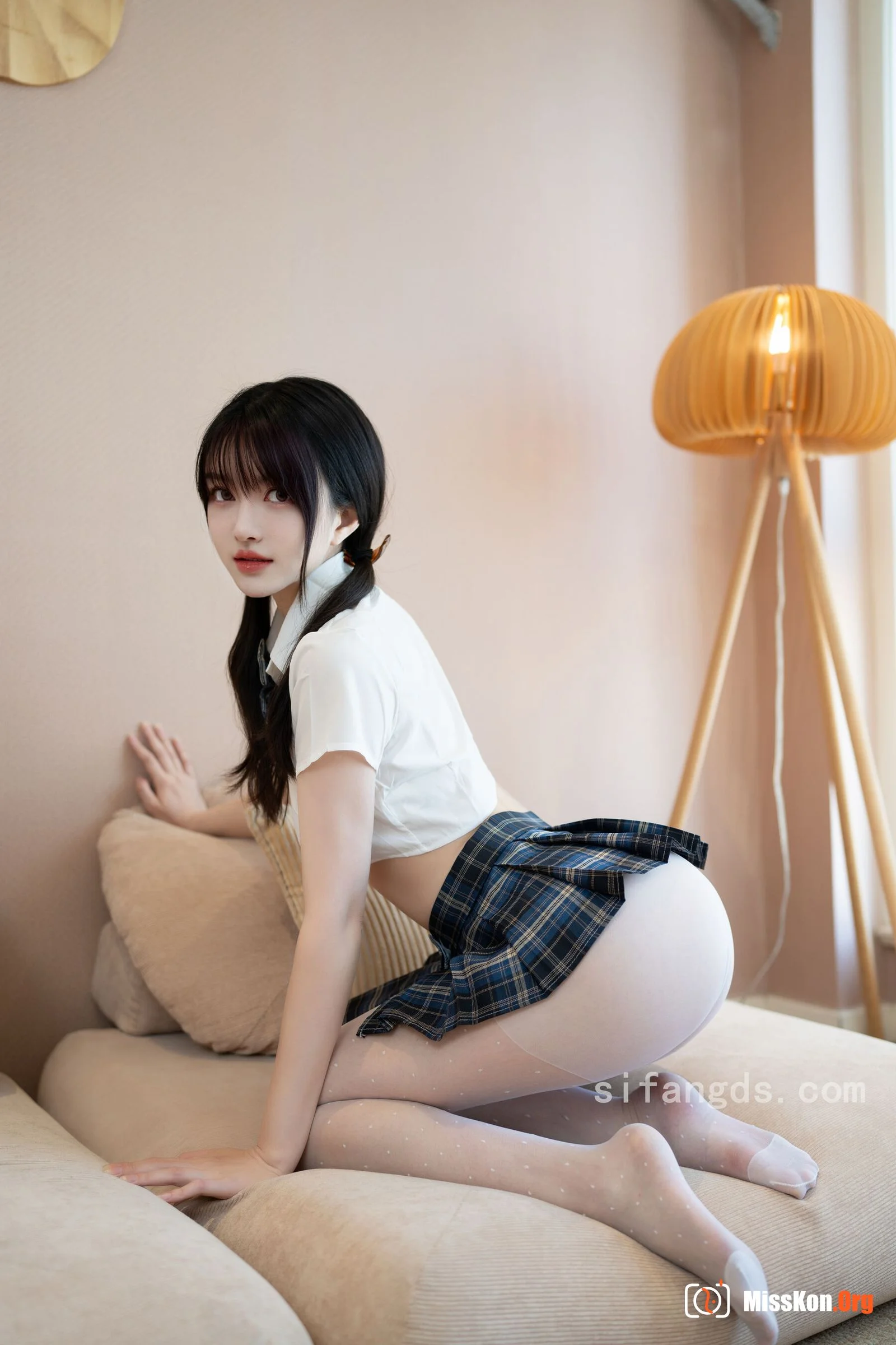 Xiuren bailu: Private purchase outflow - Photo 8