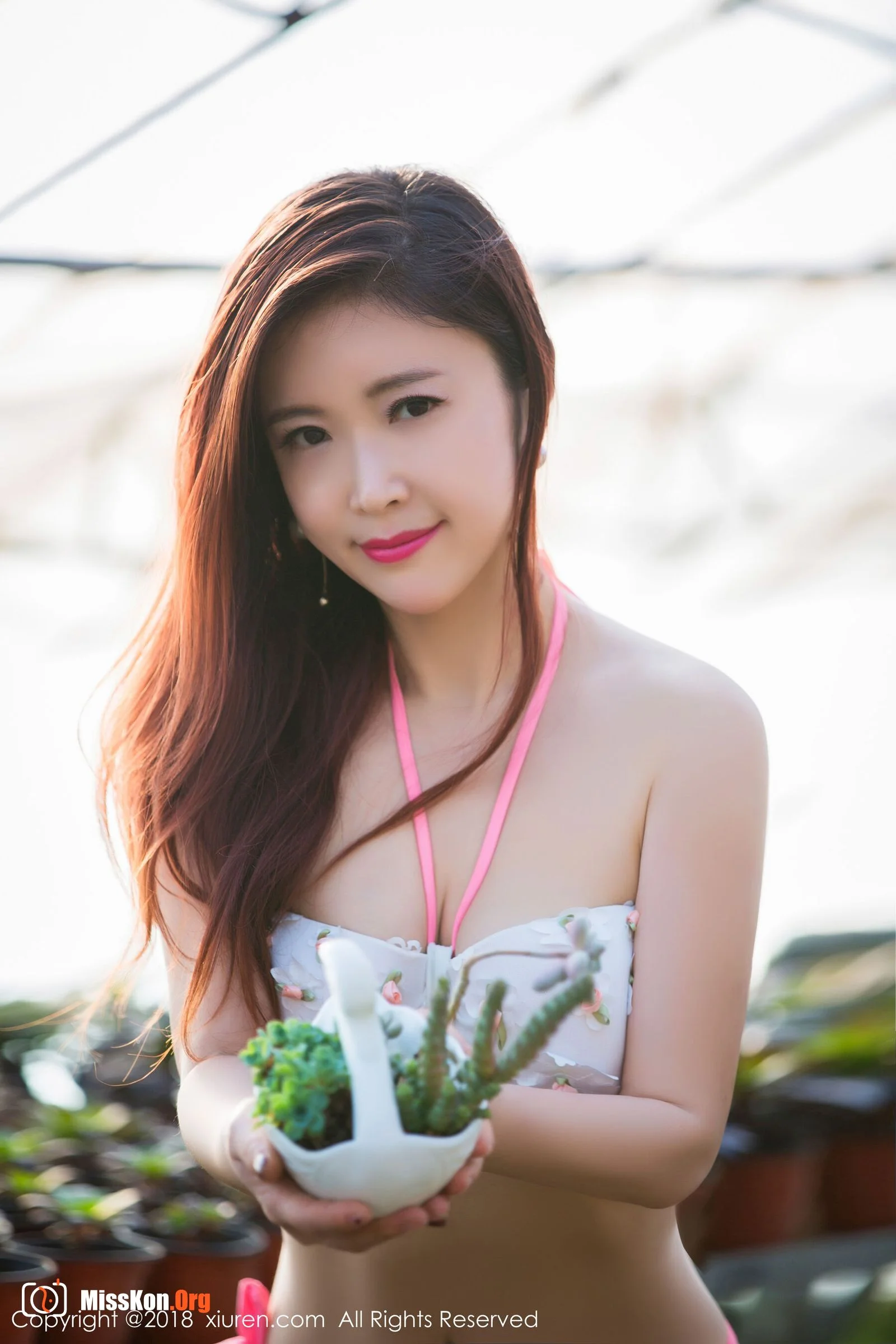 Xixi White Rabbit - Photo 2