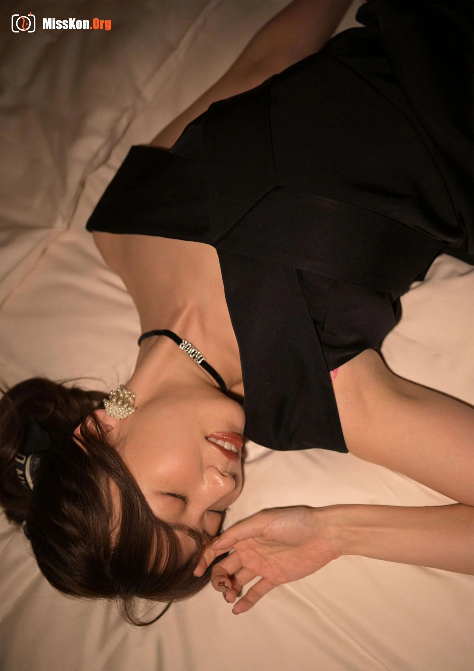 Yamagishi Aika: R246 - Photo 17