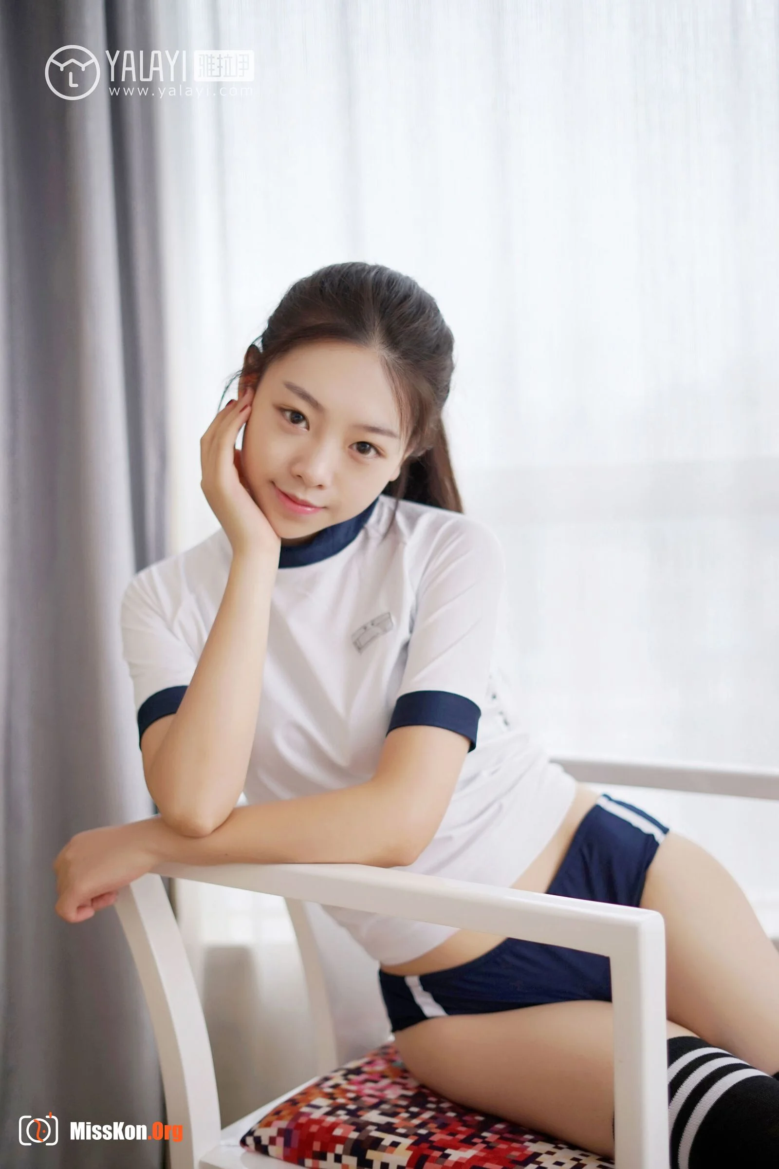 Yan Bingbing: Innocent Schoolgirl - Photo 6