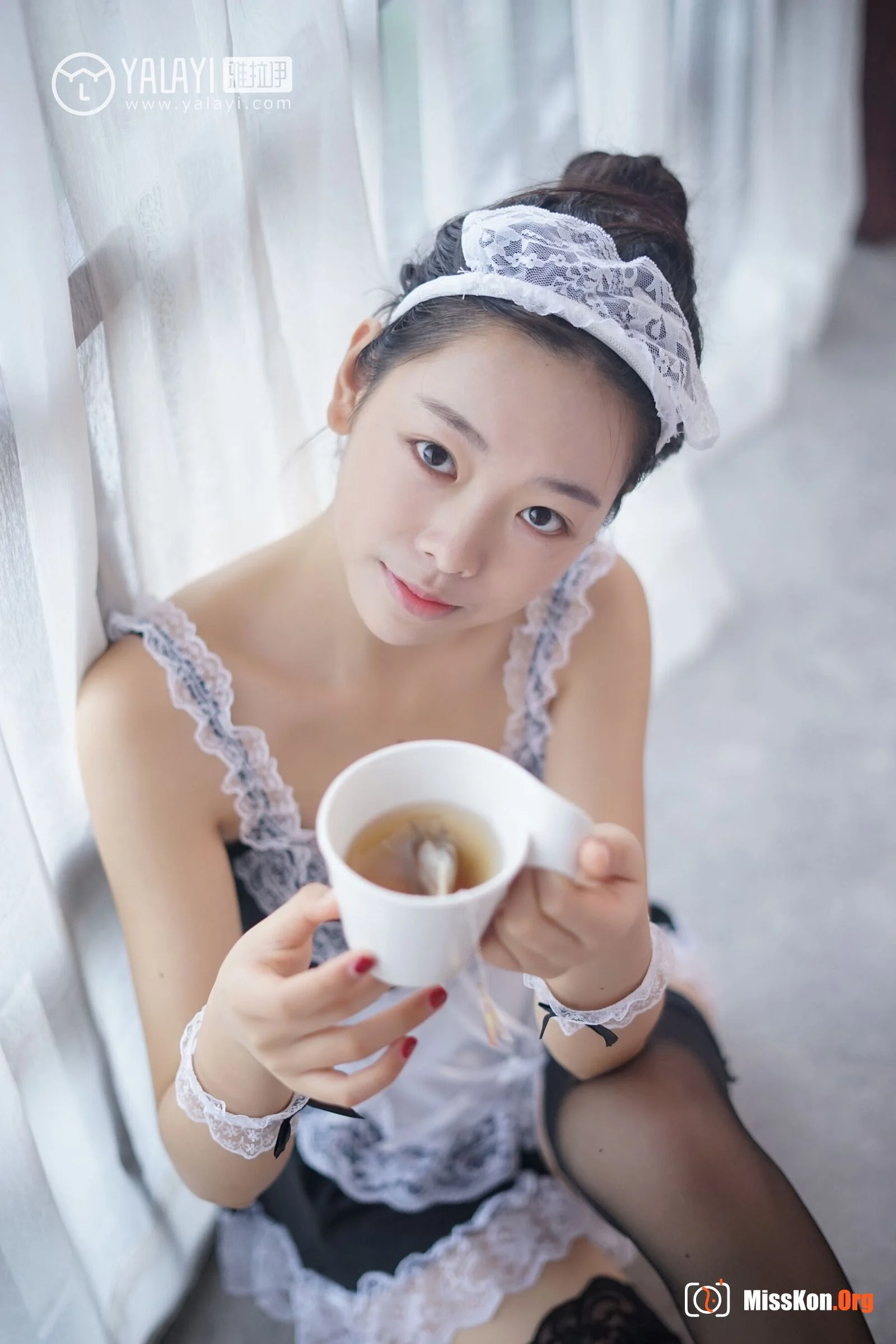 Yan Bingbing: Maid - Photo 11