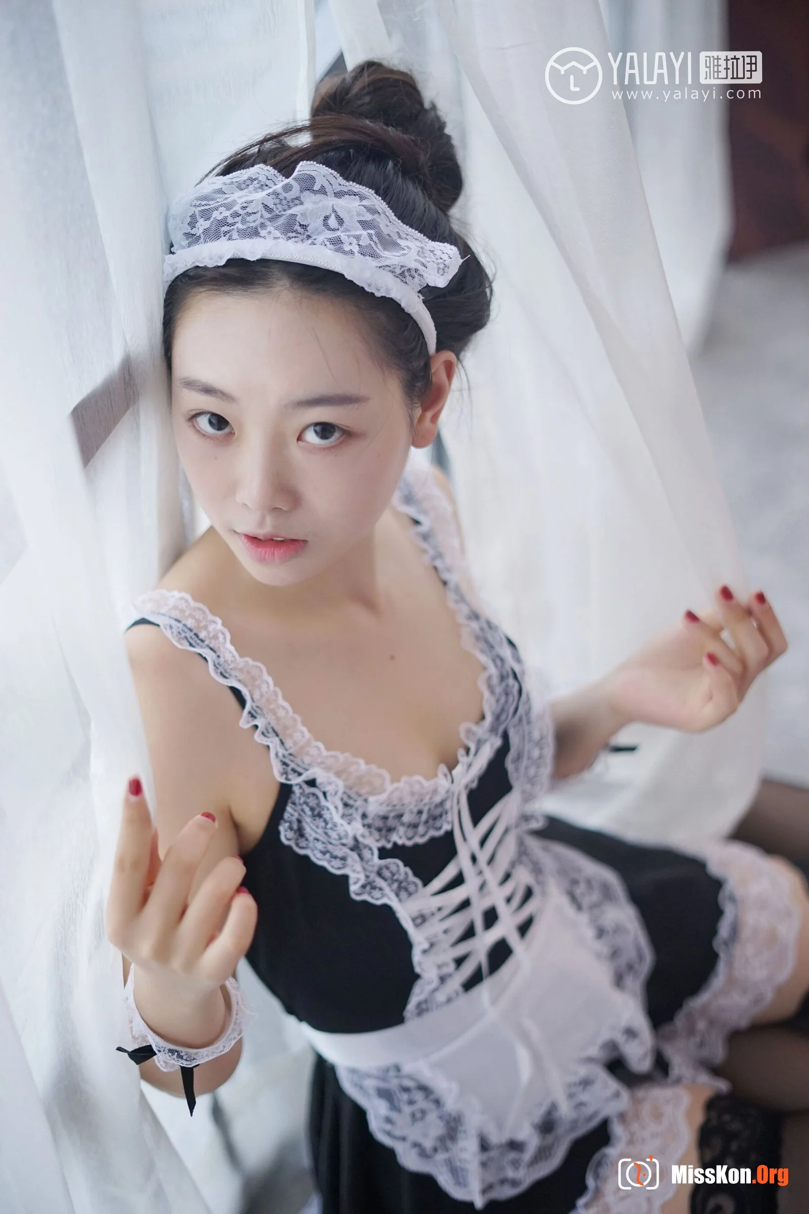Yan Bingbing: Maid - Photo 6