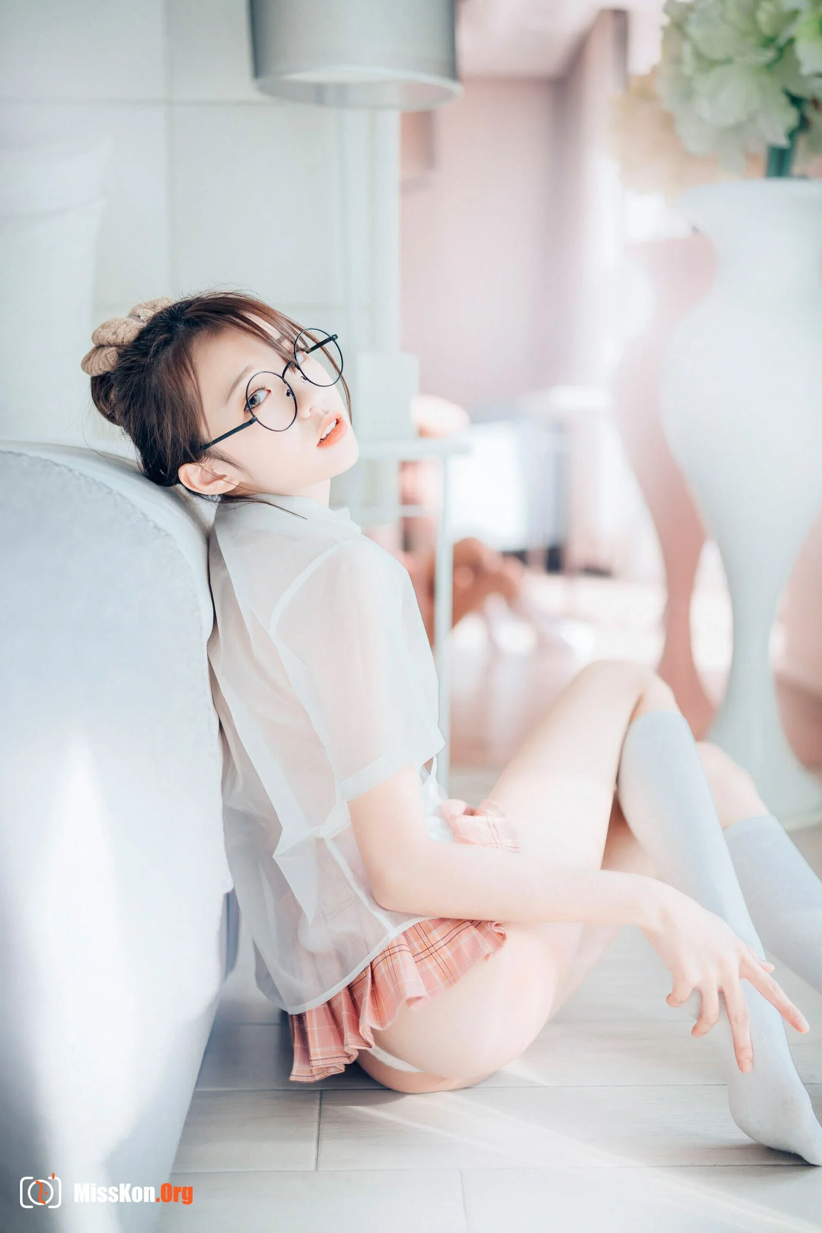 Yan Yan: Angel - Girl in trasmart uniform with glasses - Photo 13