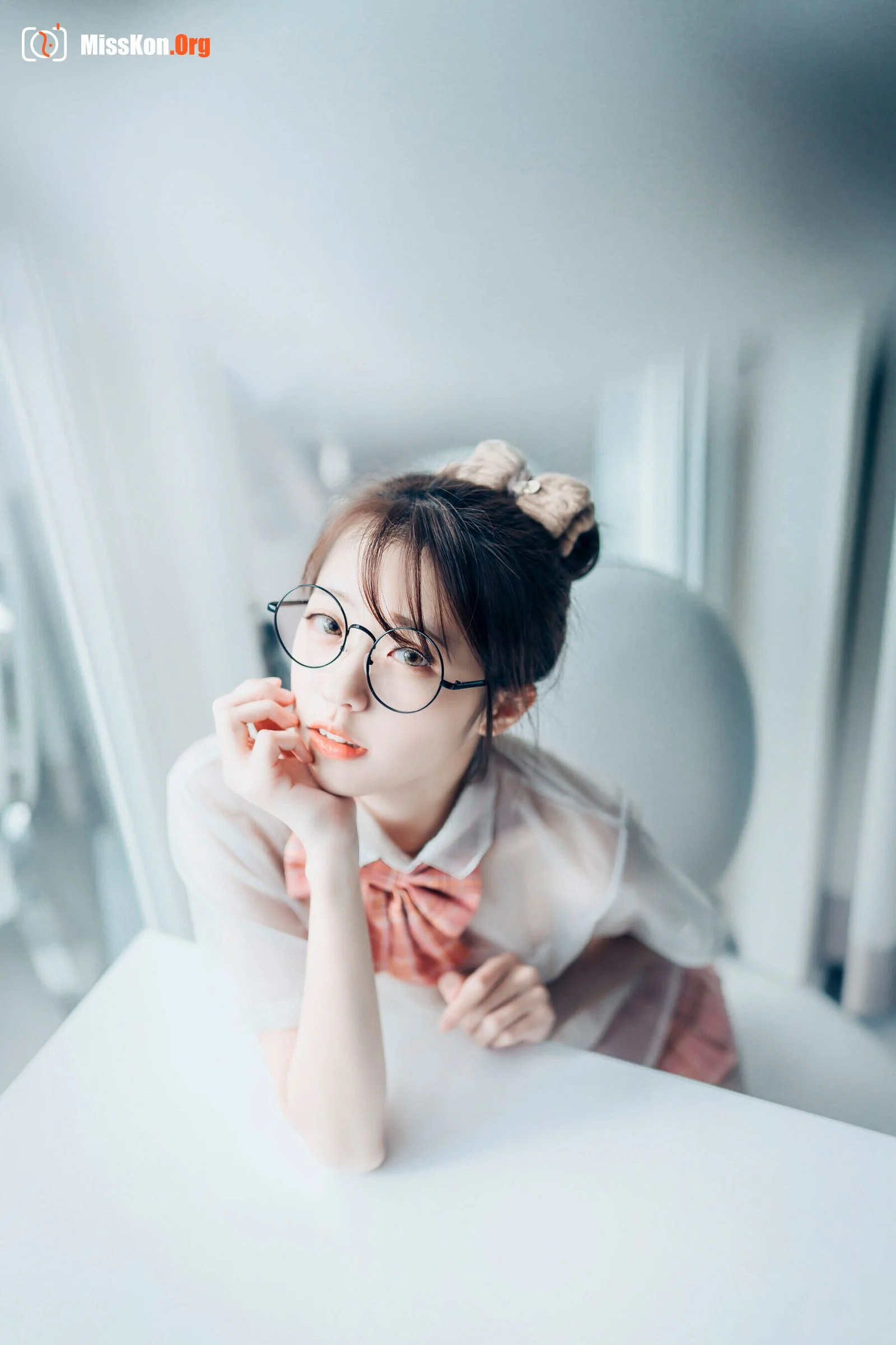 Yan Yan: Angel - Girl in trasmart uniform with glasses - Photo 4