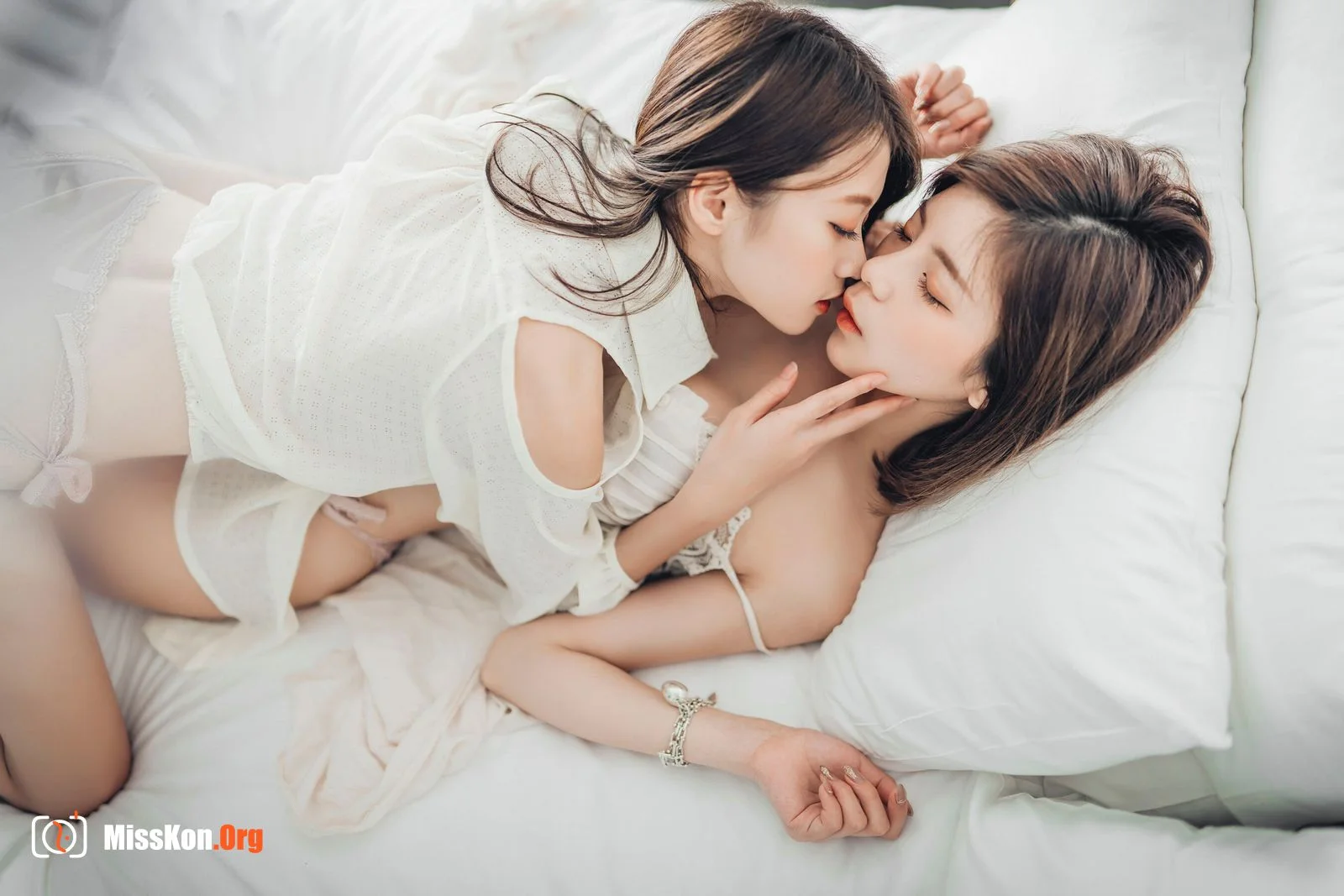 Yan Yan: Double 2 - Photo 24