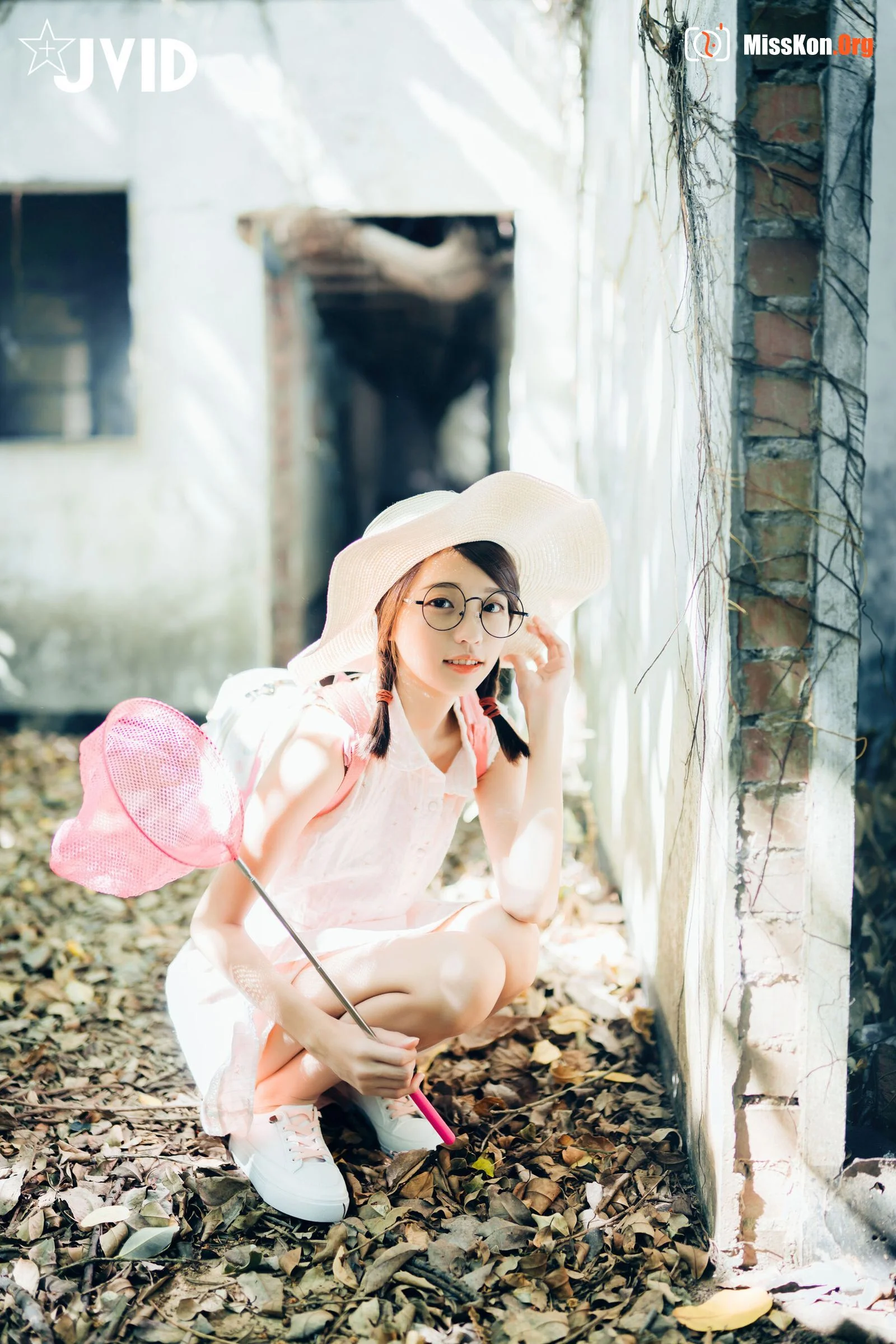 Yan Yan: Little girl catching sperm - Photo 2