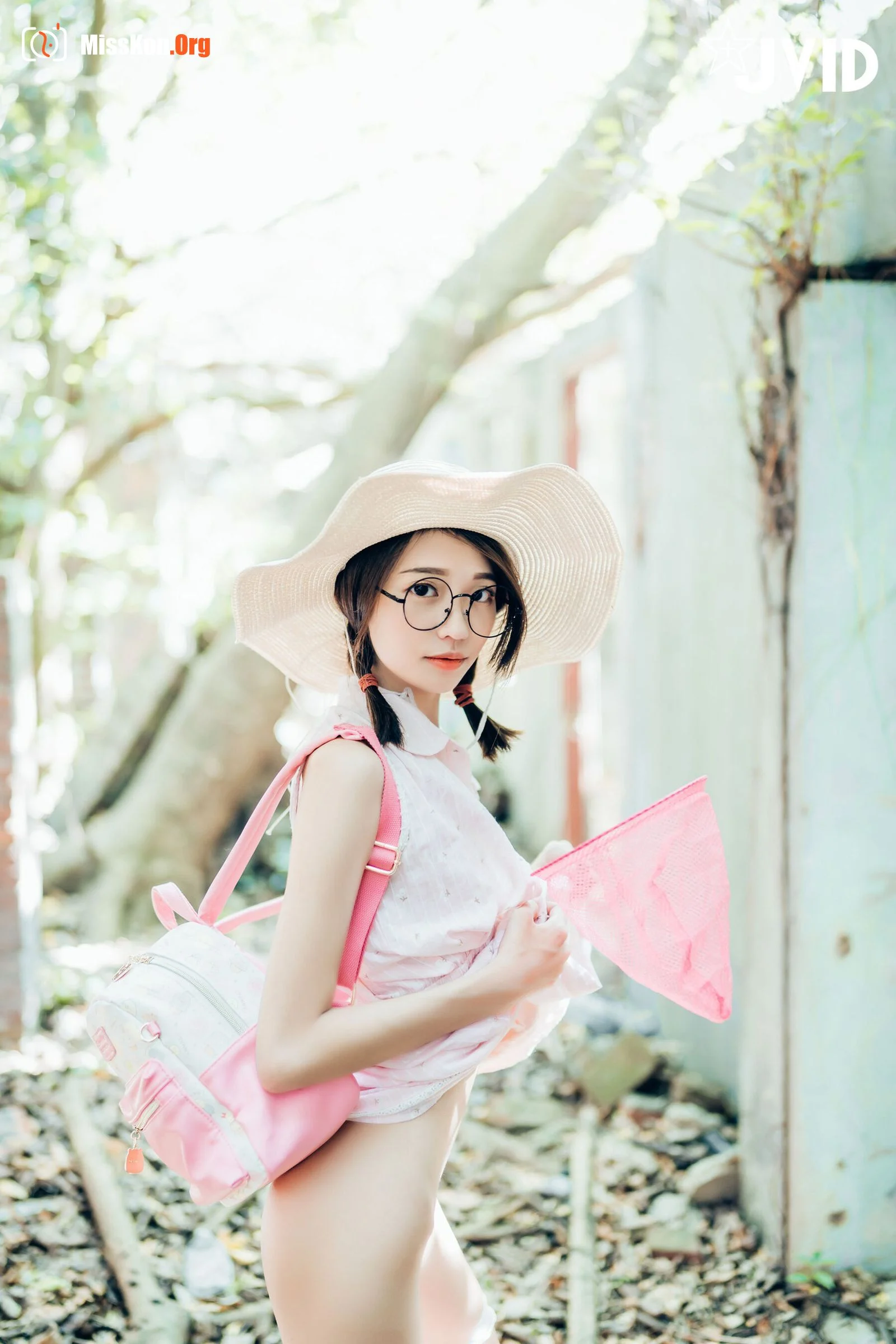 Yan Yan: Little girl catching sperm - Photo 3