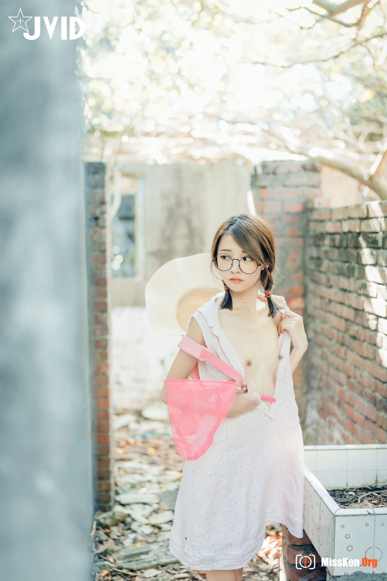 Yan Yan: Little girl catching sperm - Photo 4