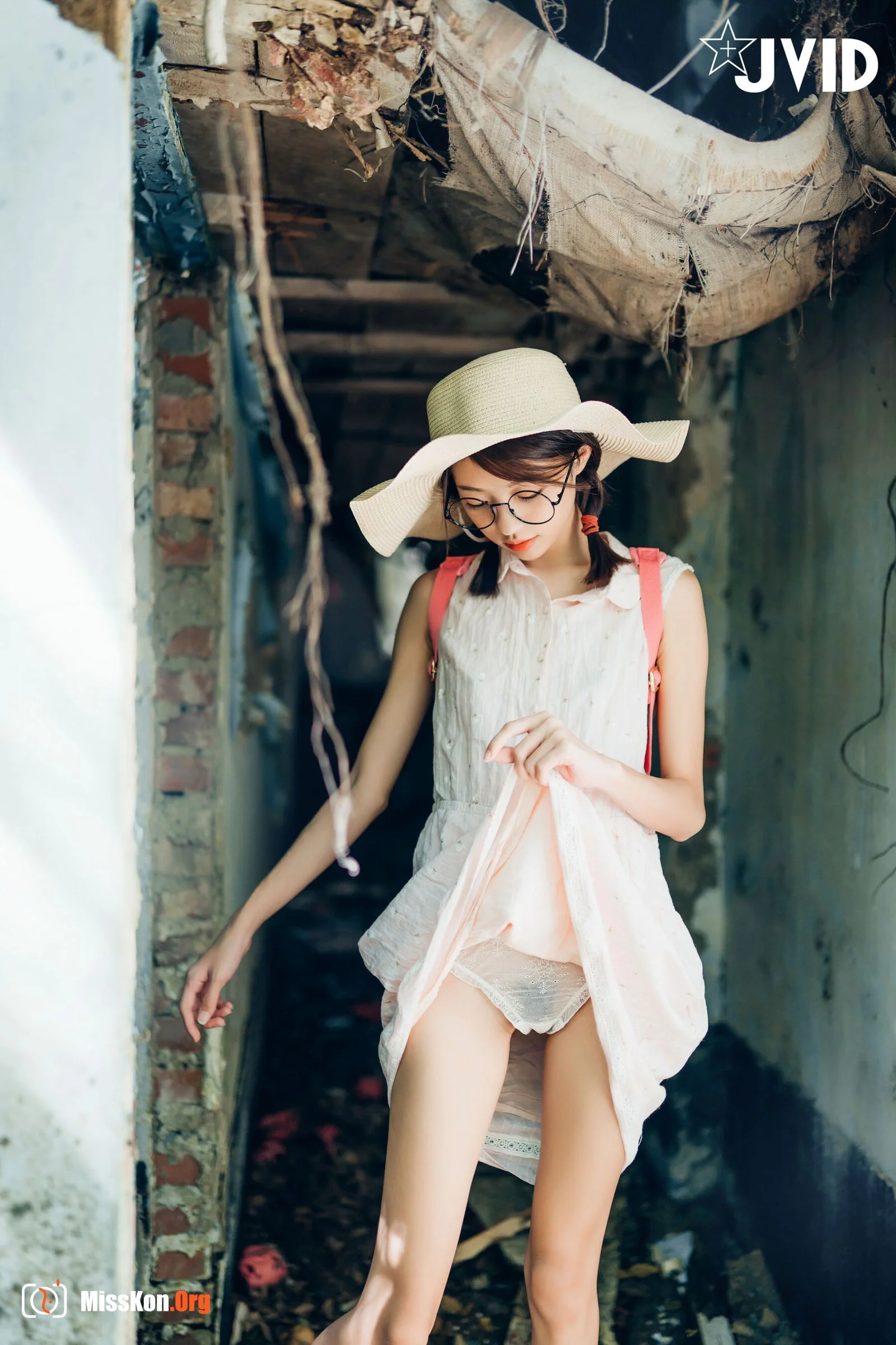 Yan Yan: Little girl catching sperm - Photo 6