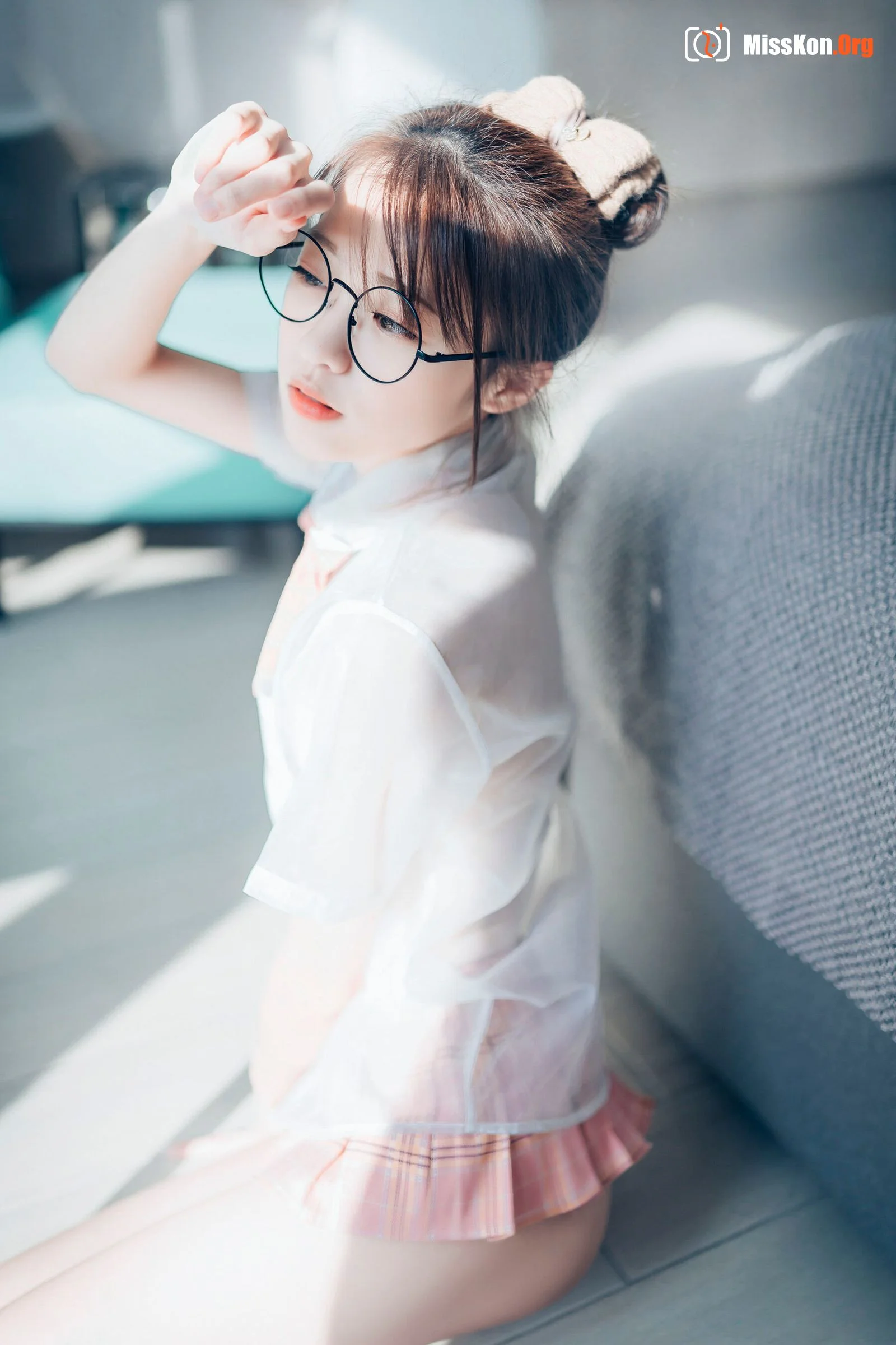 Yan Yan: Single M - Photo 11