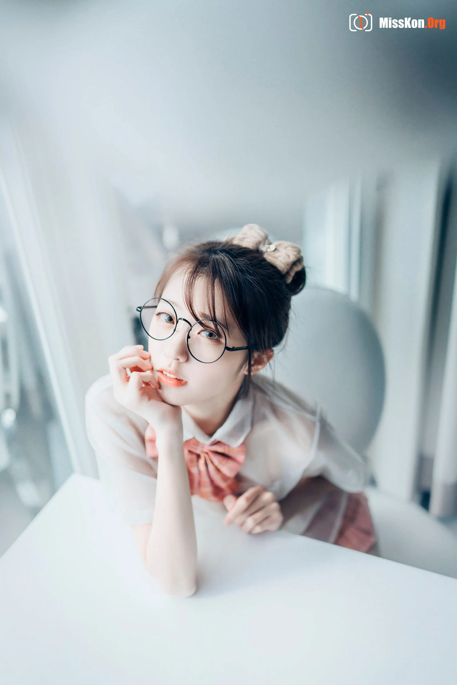 Yan Yan: Single M - Photo 4