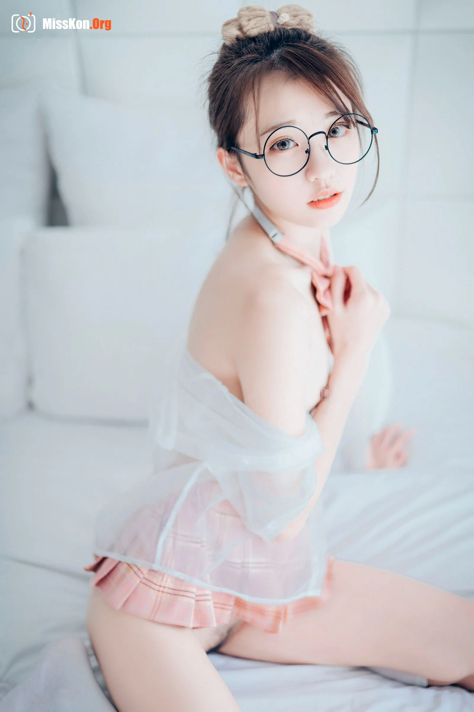 Yan Yan: Single M - Photo 40