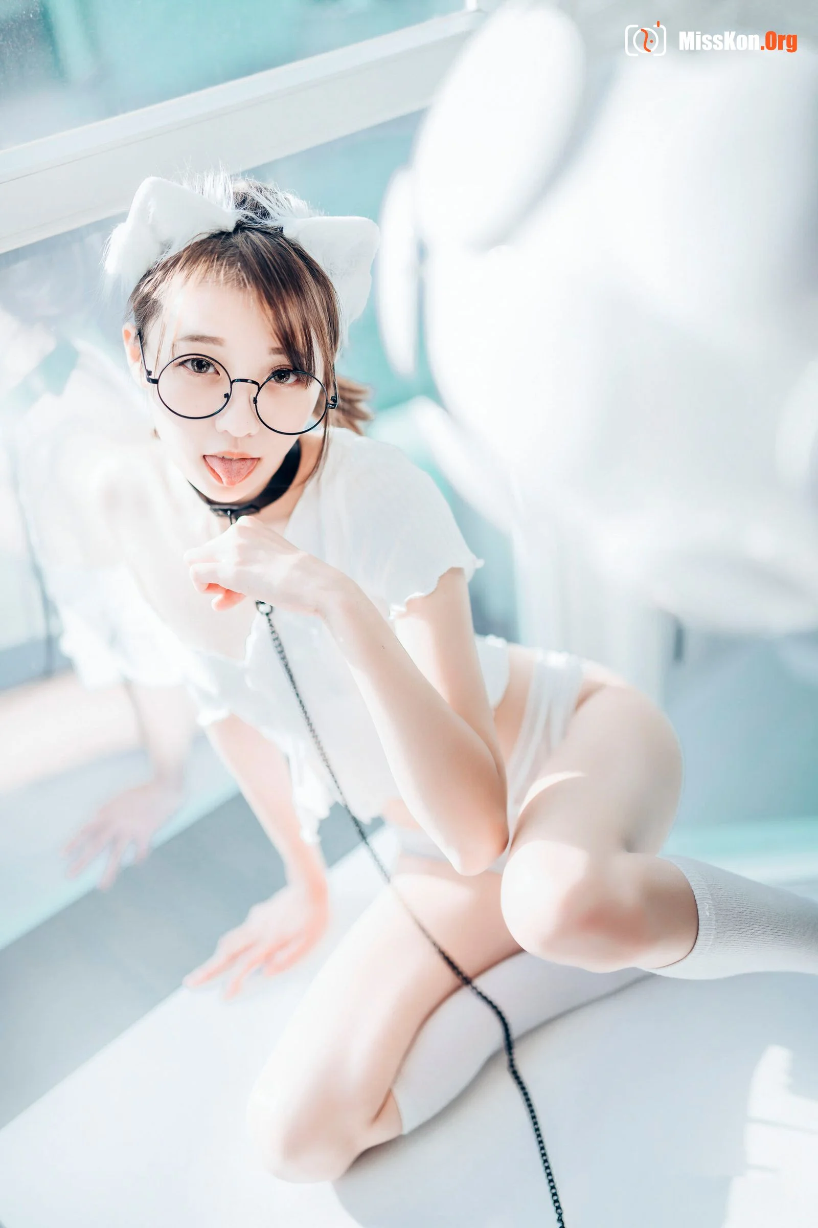 Yan Yan: Single M - Photo 94