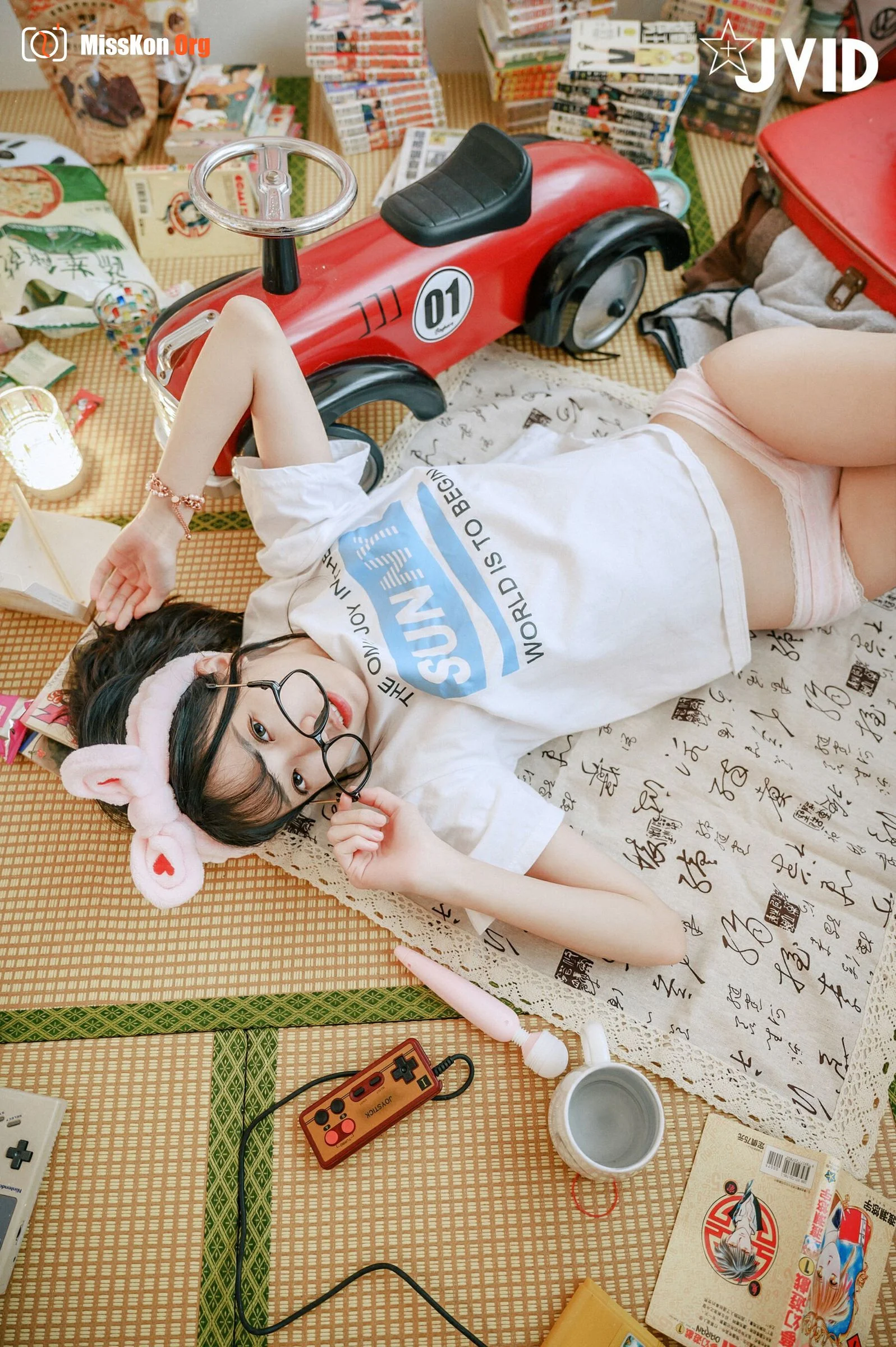 Yan Yan: The Secret Daily Life of the Dried Fish Girl - Photo 7